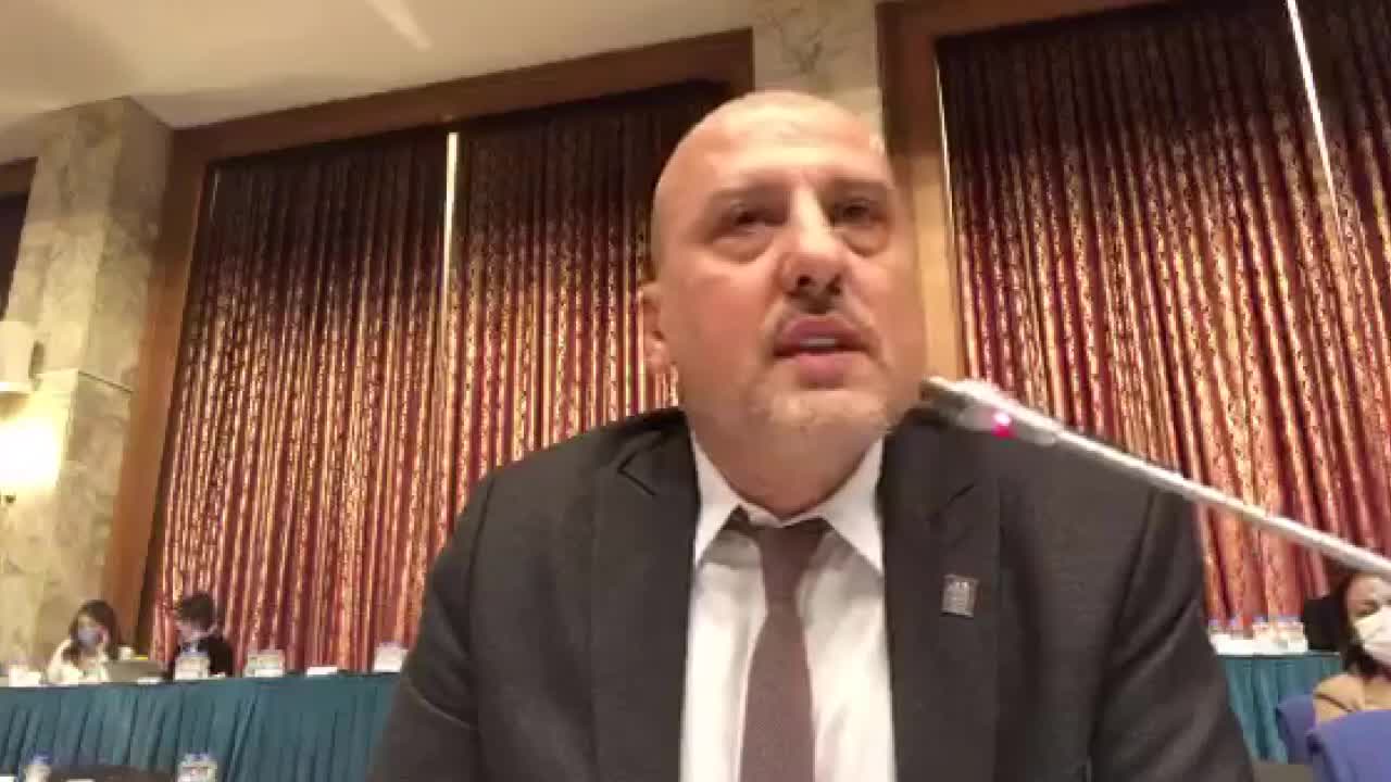 AHMET ŞIK’TAN SOYLU’YA: “10 BİN DOLAR ALAN SİYASETÇİ KİM? METİN KÜLÜNK MÜ?”