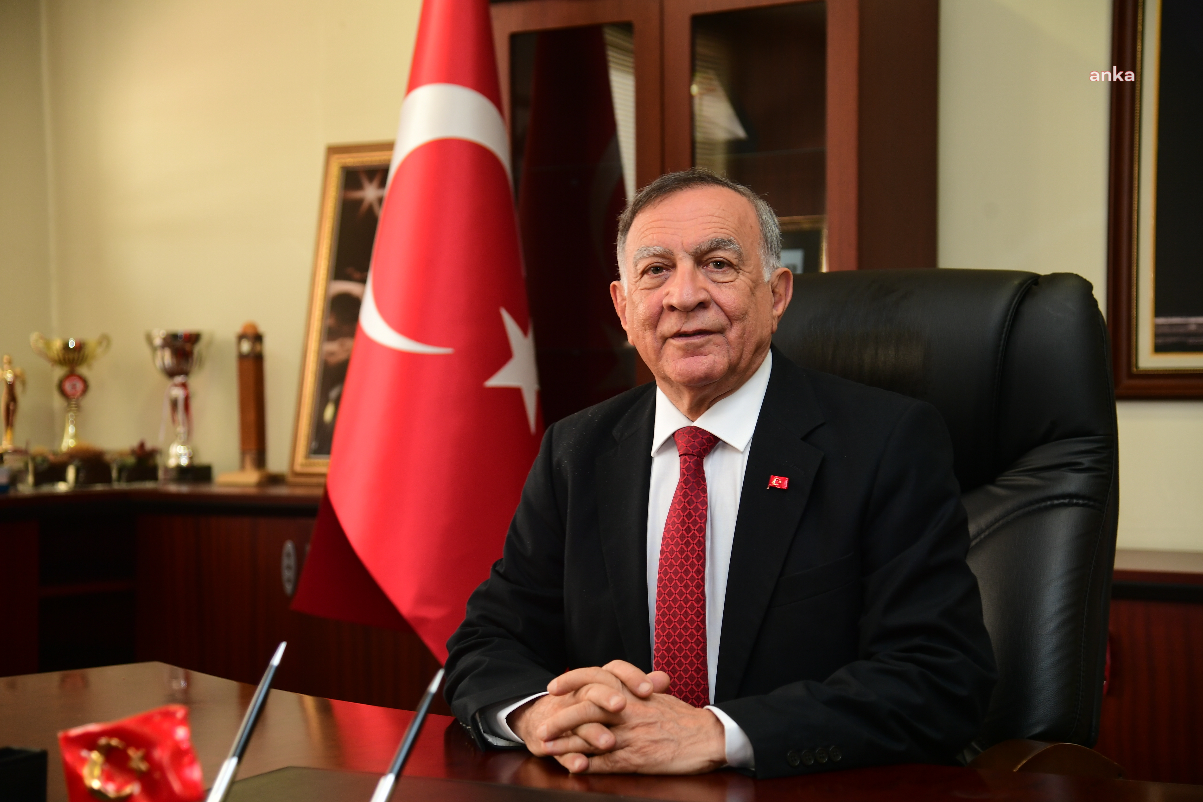 SEYHAN BELEDİYE BAŞKANI AKAY: “ÖĞRETMENLER HER ZAMAN BAŞIMIZIN TACI OLACAKTIR”