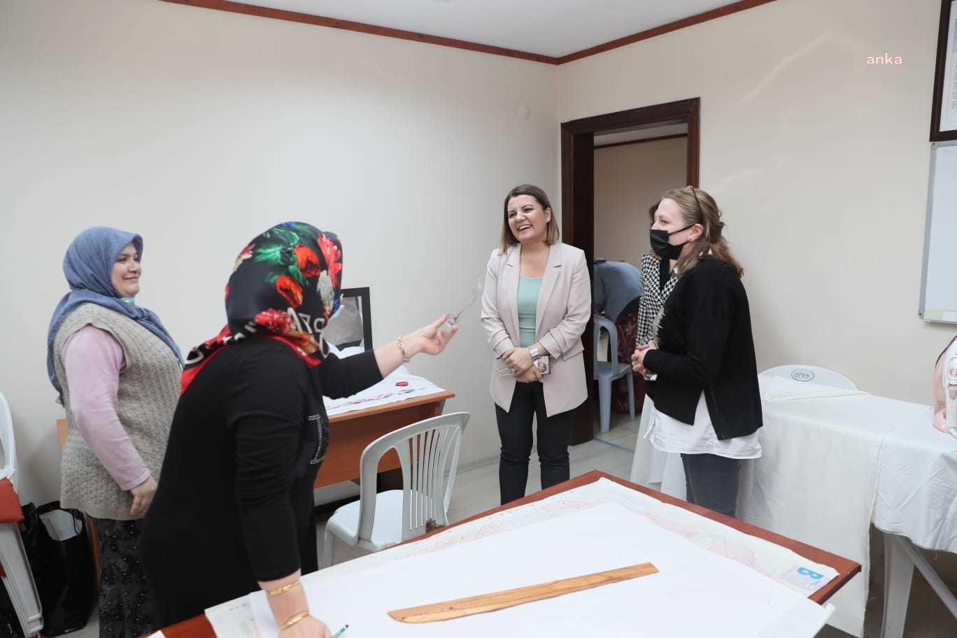 İZMİT BELEDİYE BAŞKANI HÜRRİYET İZMEK'Lİ KADINLARI ZİYARET ETTİ