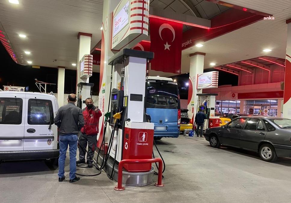 AKARYAKITA BÜYÜK ZAM: BENZİNE 1.02 TL, MOTORİNE 1.06 TL VE LPG’YE 65 KURUŞ ZAM YAPILDI