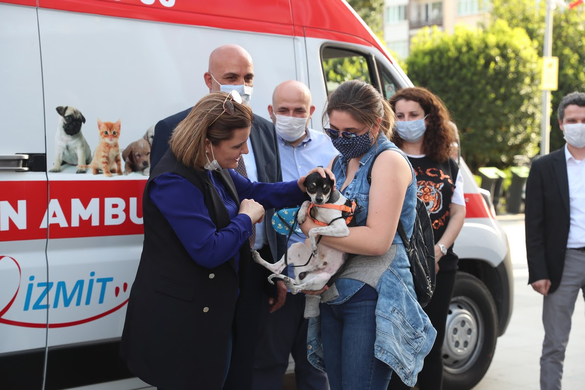 İZMİT'TE ARTIK SOKAKTAKİ DOSTLARIN DA AMBULANSI VAR
