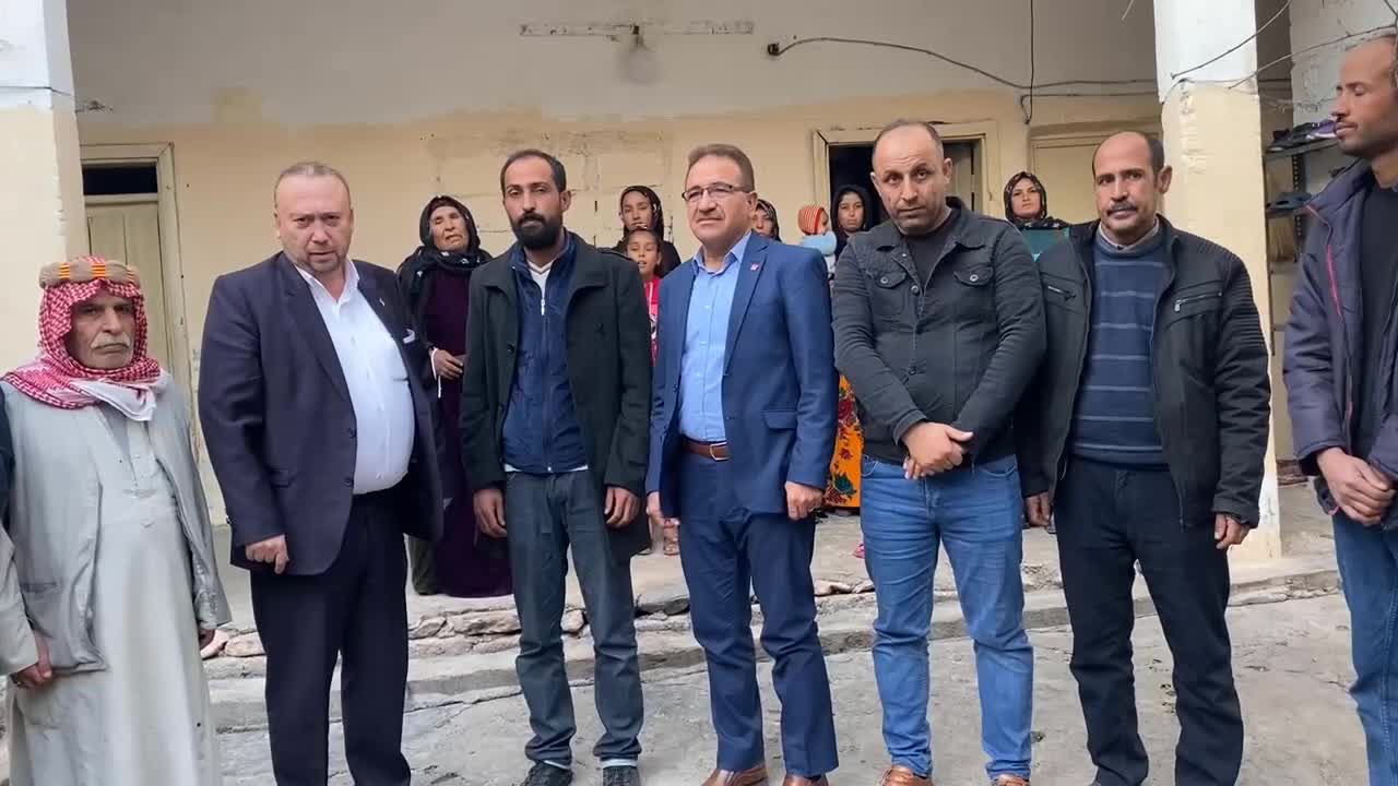 CHPLİ ÖZKAN YALIM’IN DİNLEDİĞİ TARIM İŞÇİSİ: “BU KIŞ GÜNÜ BU ÇOLUK ÇOCUK PERİŞAN OLUP GİDECEK”