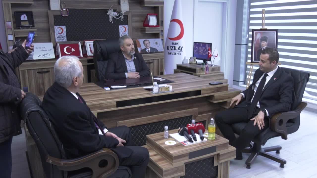 NEVŞEHİR MUHTARLAR DERNEĞİ BAŞKANI: "YEĞENİM DÜKKANININ CAMINA 'BUGÜN PAHALI GÖREBİLİRSİN AMA İLERİYE GÖRE FİYATIMIZ DÜŞÜK' YAZMIŞ"