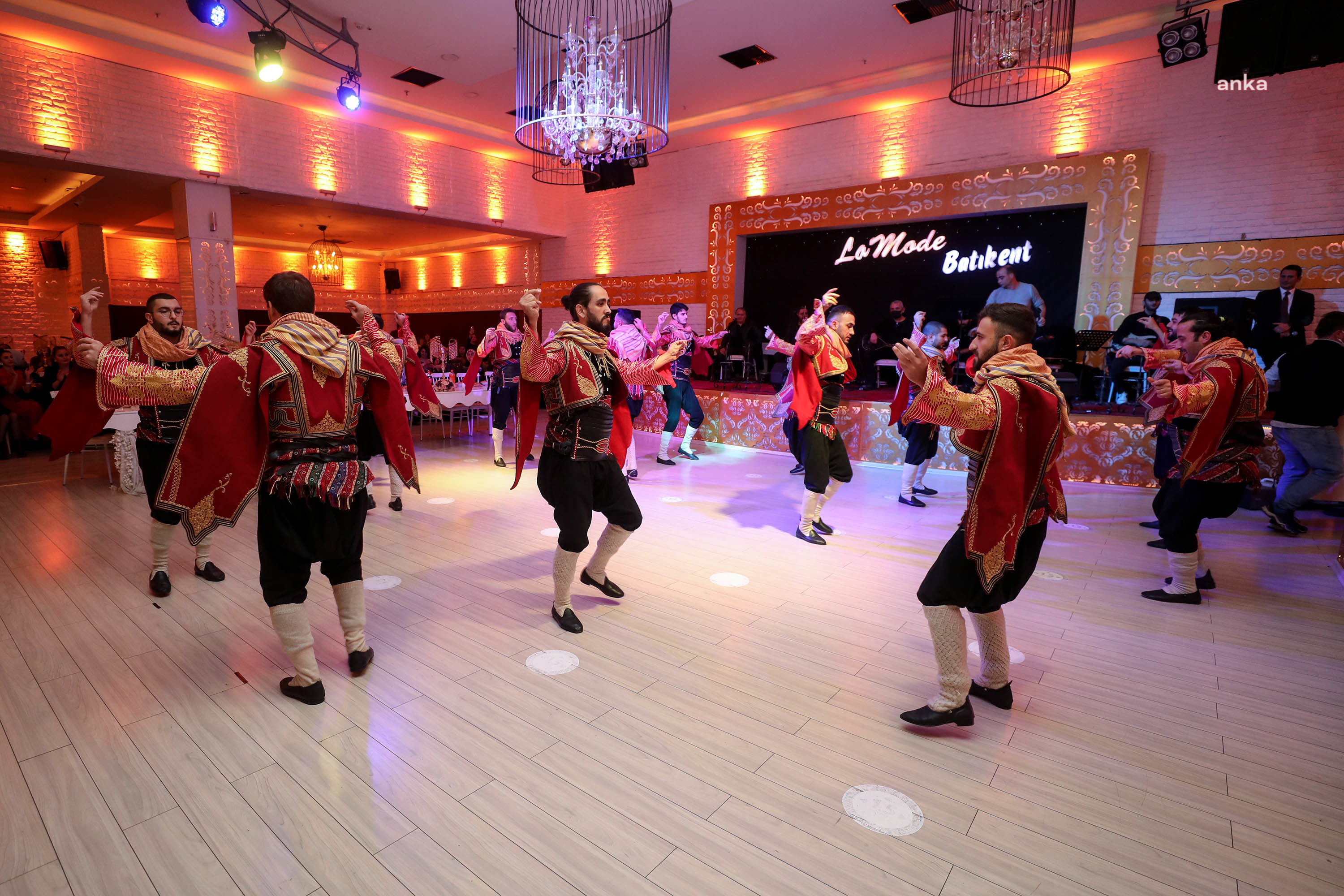 YENİMAHALLE BELEDİYE BAŞKANI YAŞAR, ÖĞRETMENLERİ AĞIRLADI
