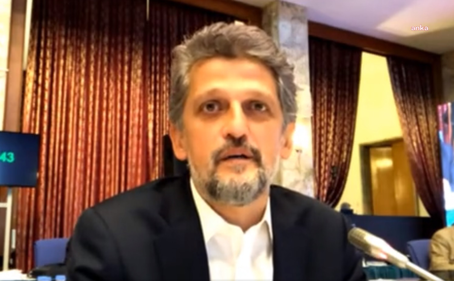 PAYLAN’DAN CUMHURBAŞKANI YARDIMCISI OKTAY’A: “SARAYDA KENDİNİZİ BOZDUNUZ, YOLDAN ÇIKTINIZ”