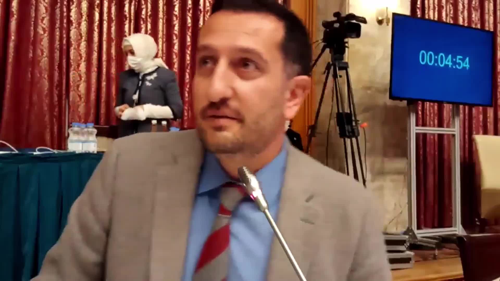 HAKVERDİ: "YURTSUZ KALAN ÖĞRENCİLER BUGÜN SARAY OLARAK KULLANDIĞINIZ YERE YERLEŞECEK. ŞİMDİDEN EŞYALARINIZI TOPLAYIN"