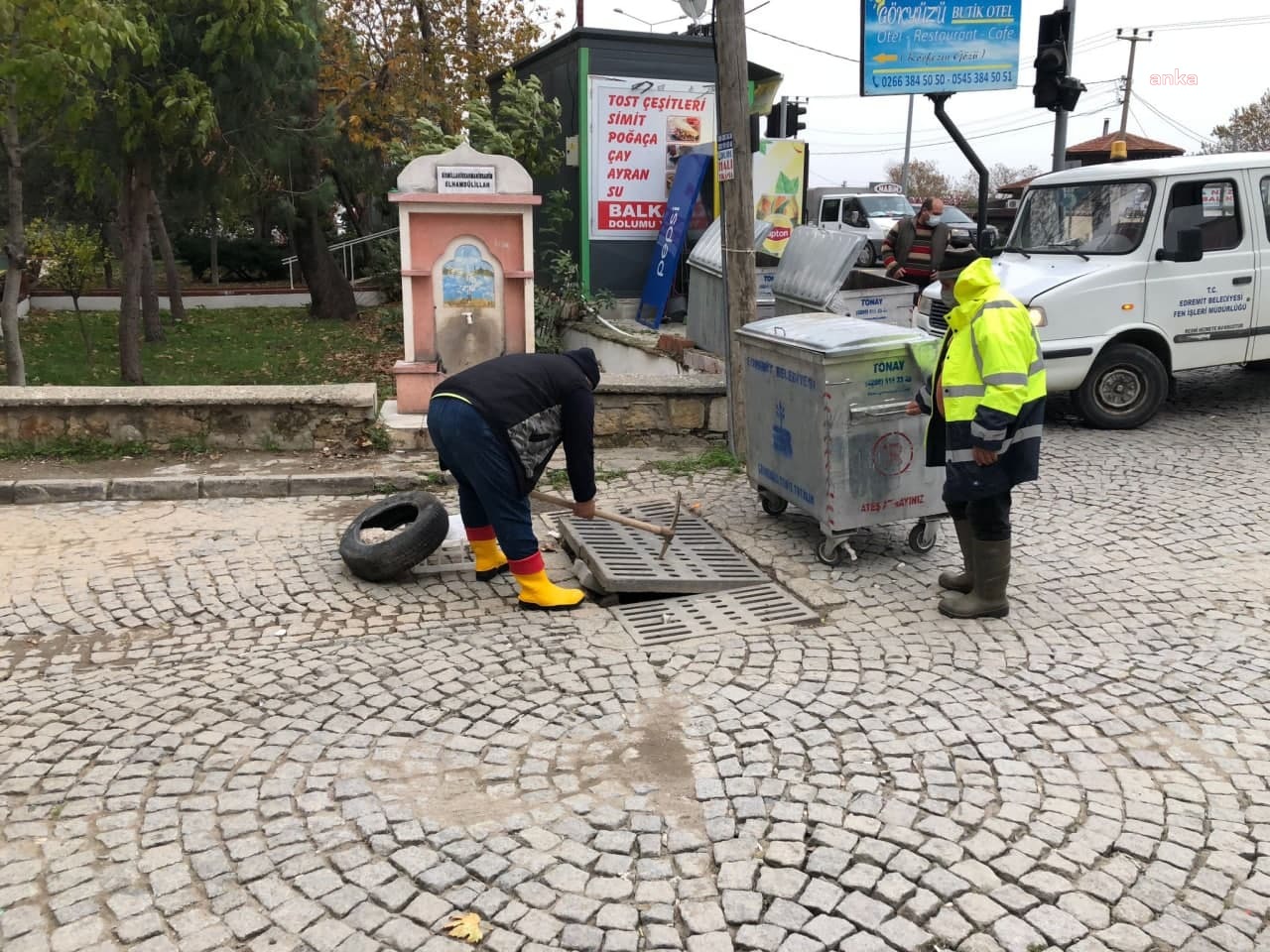 EDREMİT BELEDİYESİ LODOS VE KUVVETLİ YAĞIŞA KARŞI KRİZ MASASI KURDU