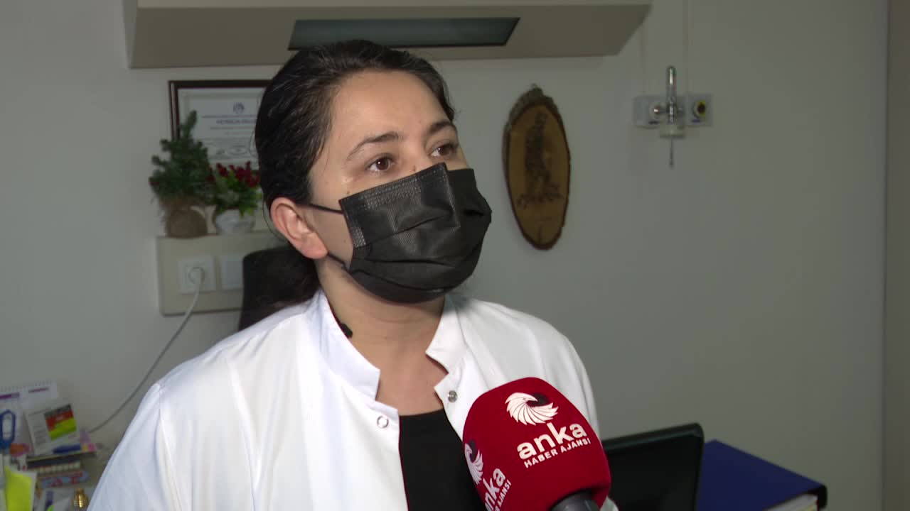 ENFEKSİYON HASTALIKLARI UZMANI DR. ÇINAR: "HIV POZİTİF BİREYLER TEDAVİLERİNİ DÜZENLİ KULLANIYORLARSA COVİD-19'U NORMAL İNSANLARDAN FARKLI GEÇİRMİYOR"
