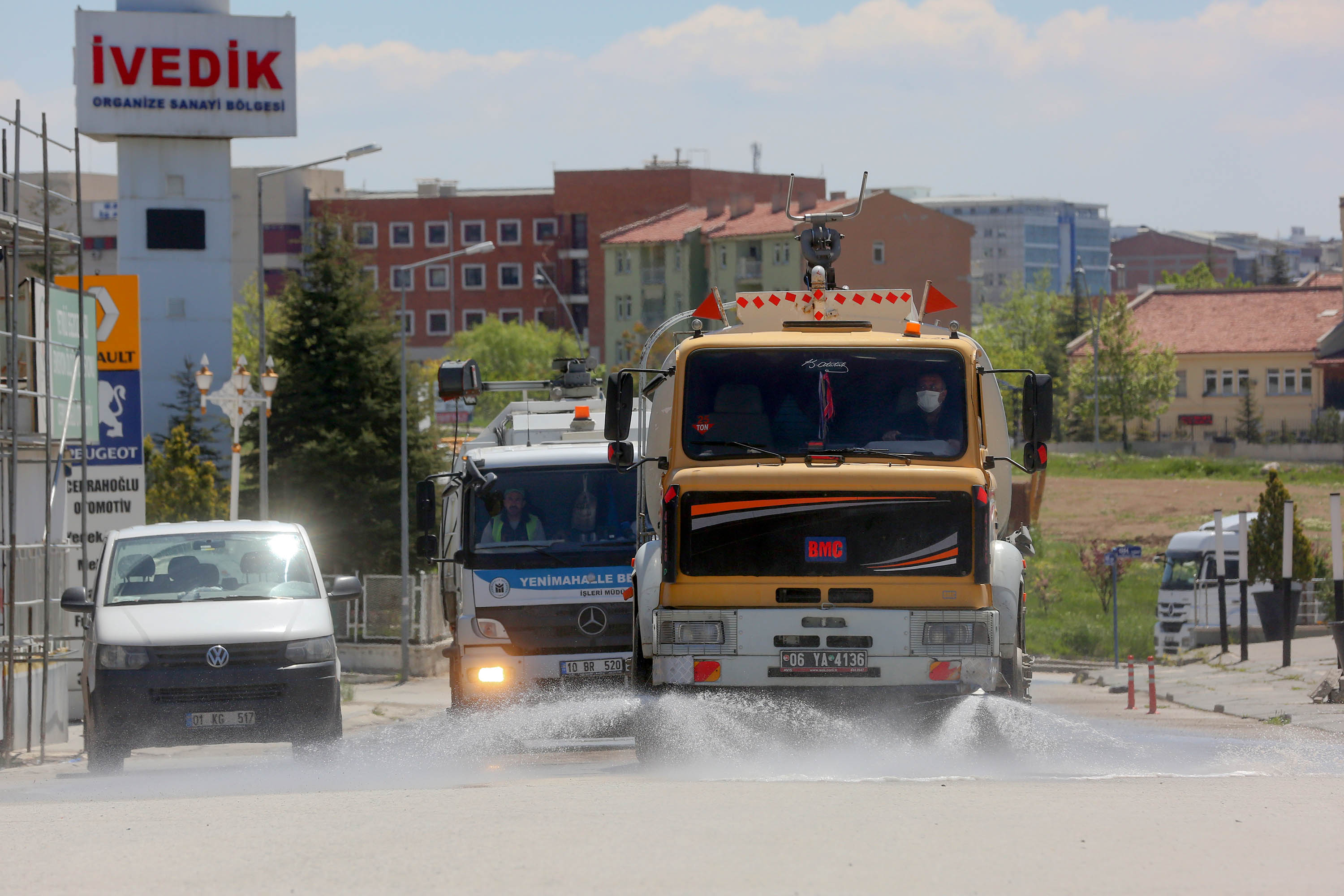 YENİMAHALLE'NİN OSB'LERİNDE HUMMALI ÇALIŞMA