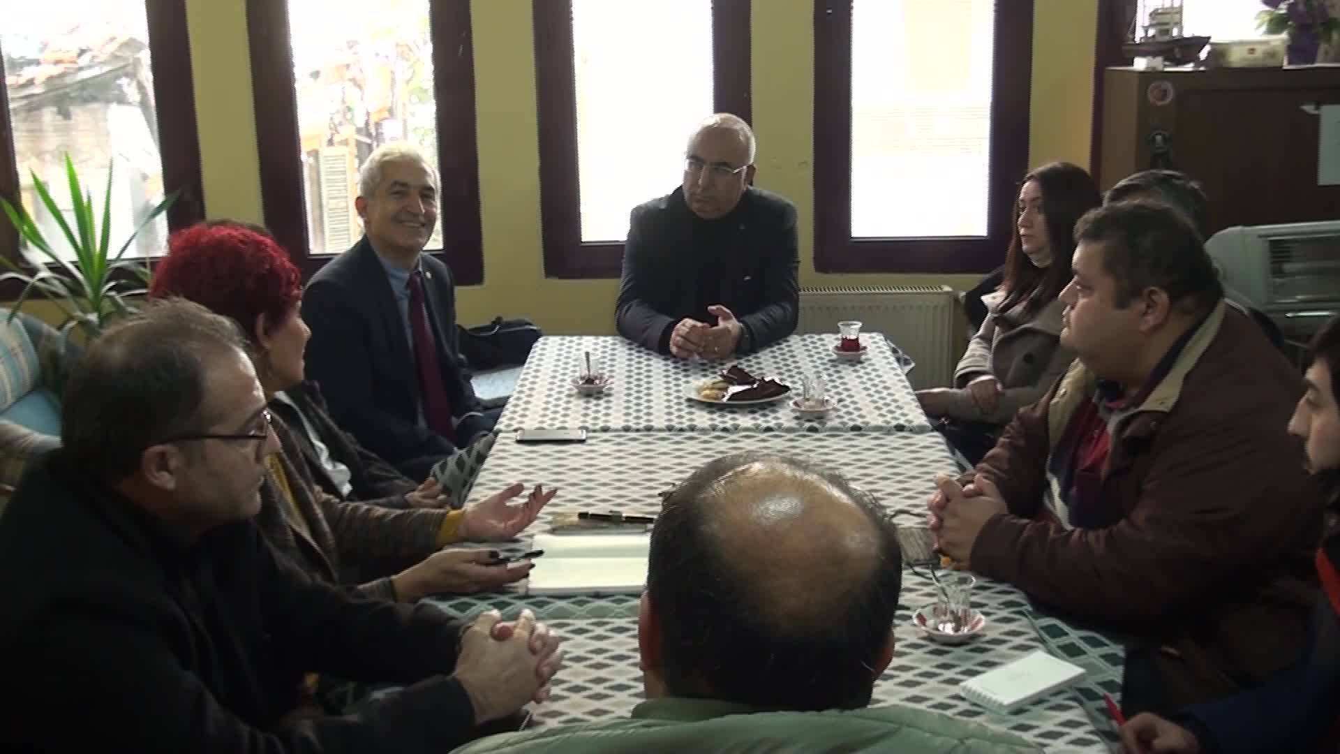 EYT BAŞKANI ÖZÜPAK’TAN “ASGARİ ÜCRET” AÇIKLAMASI: “5 BİN 500 LİRADAN AŞAĞI OLMAMASI GEREKİR”
