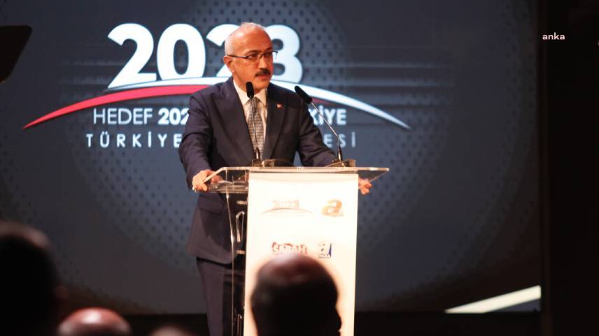 DOLARI 9.7, EUROYU 11,2 LİRADAN DEVRALAN LÜTFİ ELVAN; DOLARI 13.6, EUROYU İSE 15.47’DE BIRAKTI