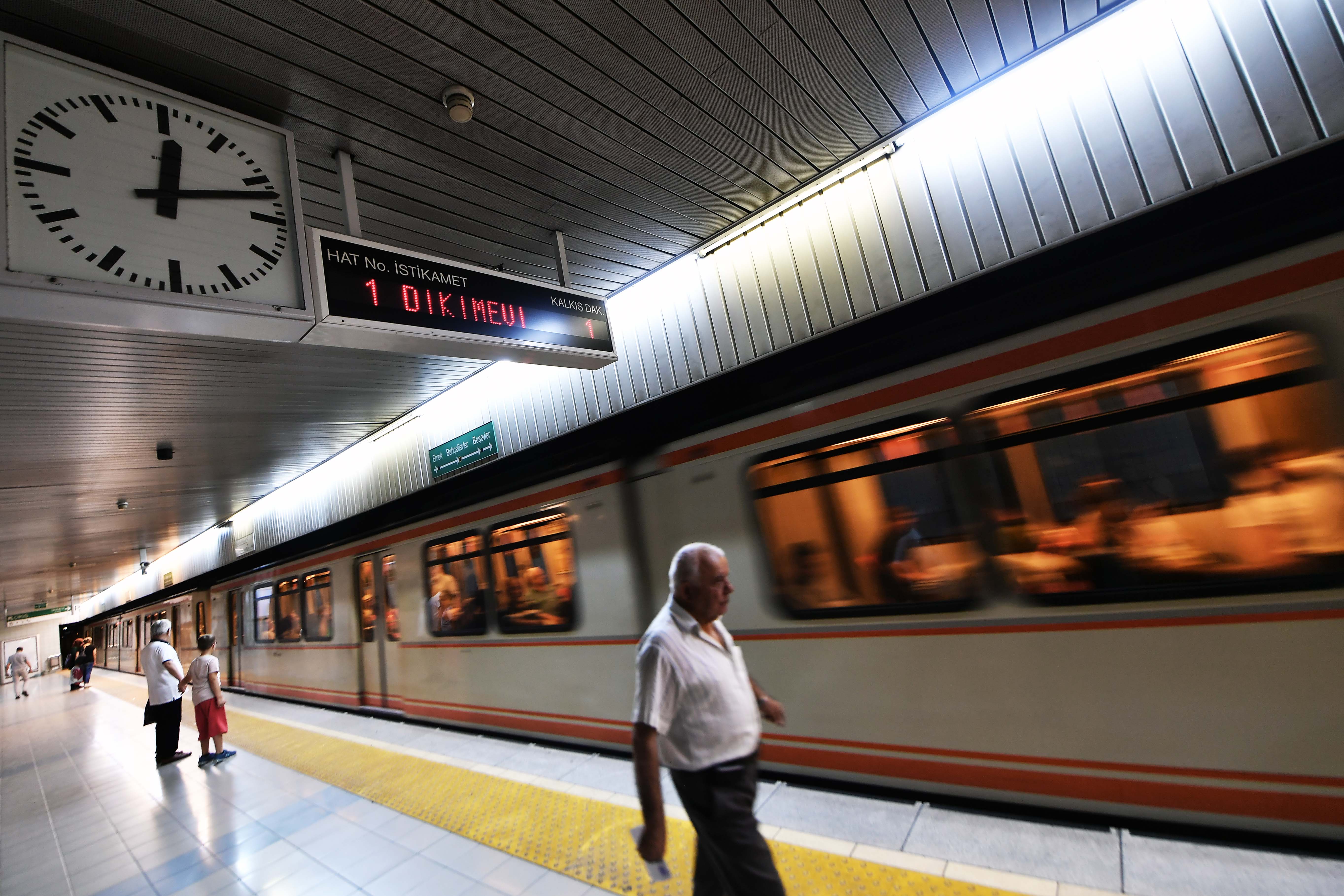 ANKARA’DA YENİ METRO MÜJDESİ: BÜYÜKŞEHİR, DİKİMEVİ-NATOYOLU METRO HATTI İÇİN KOLLARI SIVADI