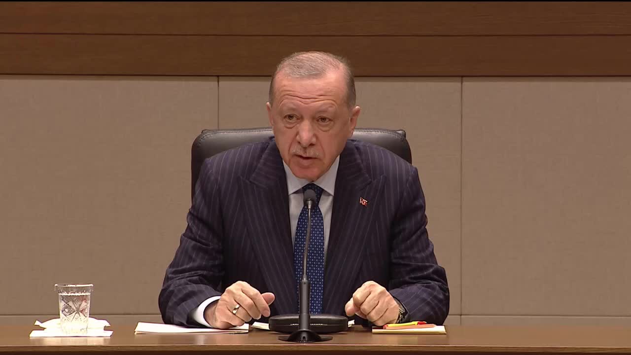 ERDOĞAN: "SERMAYE VE YATIRIM DÜŞMANI BU MANDACILARA RAĞMEN ÜLKEMİZİ BÜYÜTMEYE DEVAM EDECEĞİZ"
