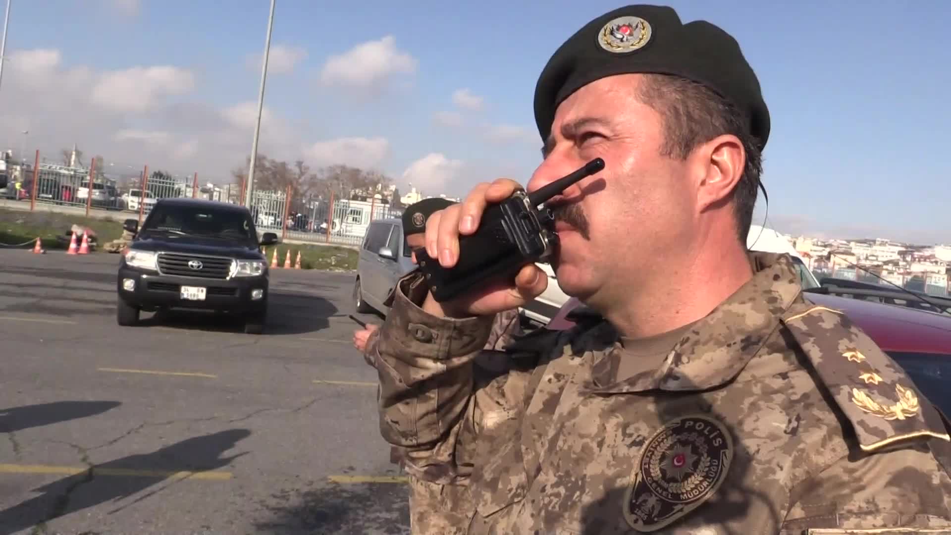 İSTANBUL EMNİYETİ'NDEN 452 ÖZEL HAREKATÇI İLE BÜYÜK TATBİKAT