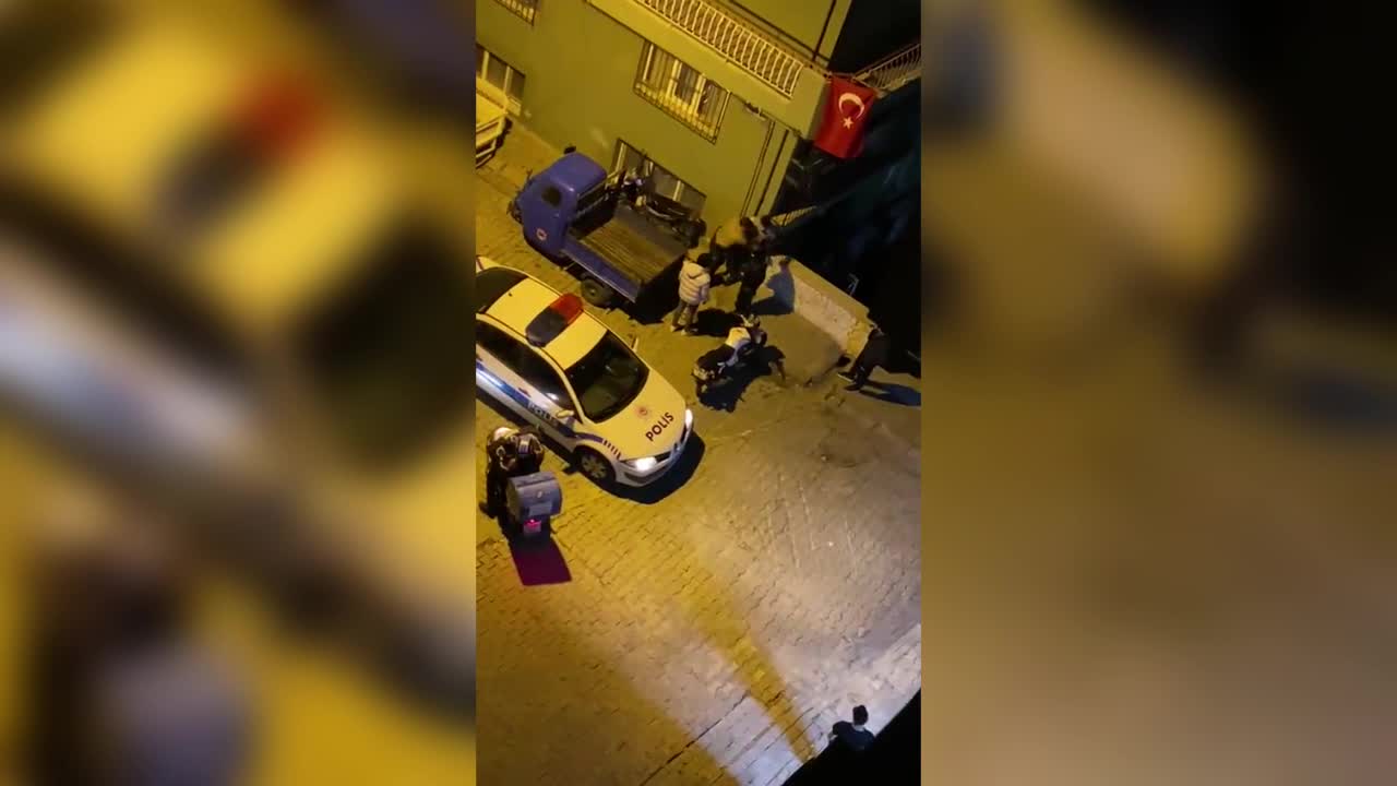 BARIŞ YARKADAŞ, POLİSİN GENCİ DARP ETTİĞİ GÖRÜNTÜLERİ PAYLAŞTI: "HUKUKUN KALMADIĞINI BİLDİĞİ İÇİN RAHAT"