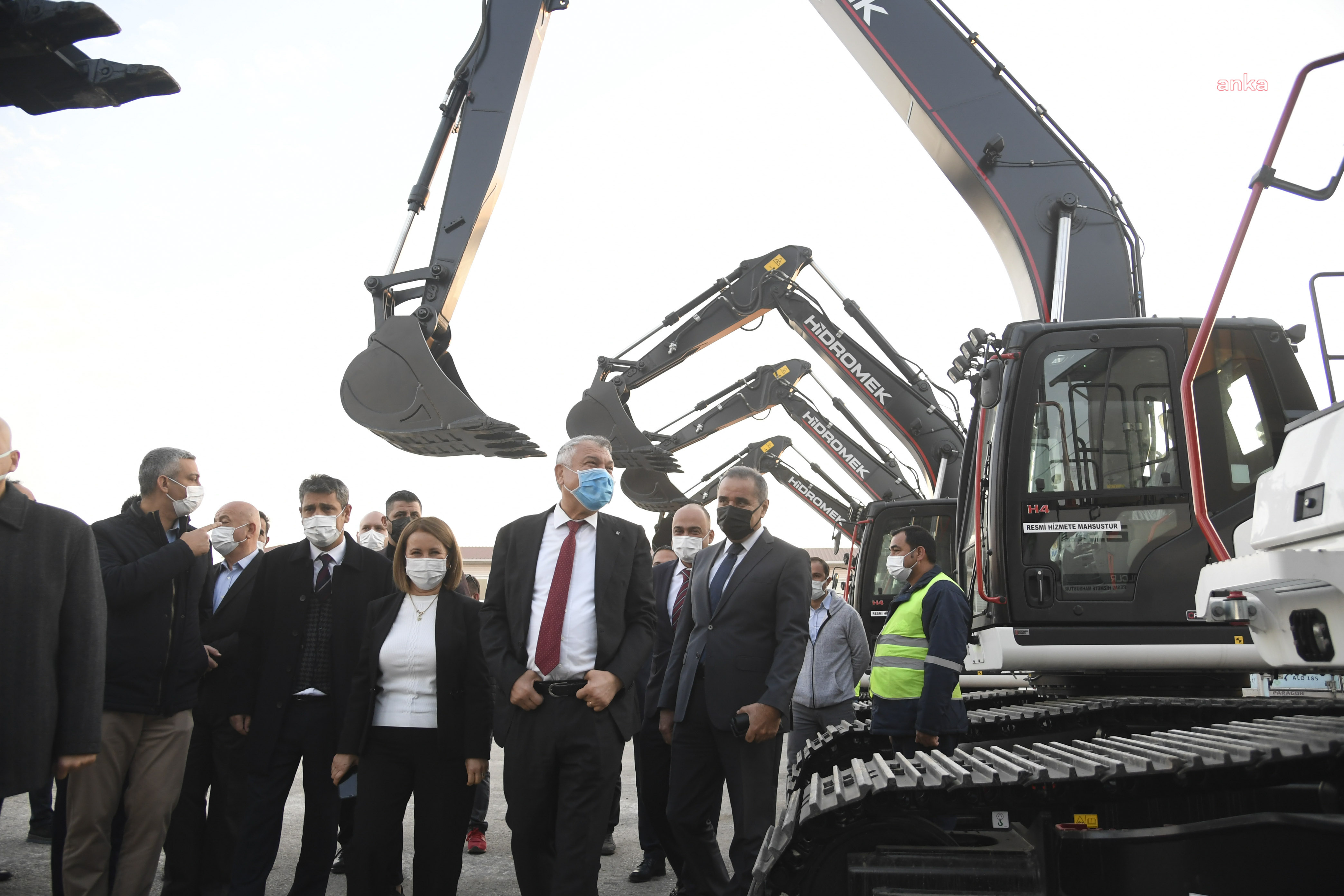 ADANA'DA ASKİ İŞ MAKİNESİ FİLOSUNU GÜÇLENDİRDİ