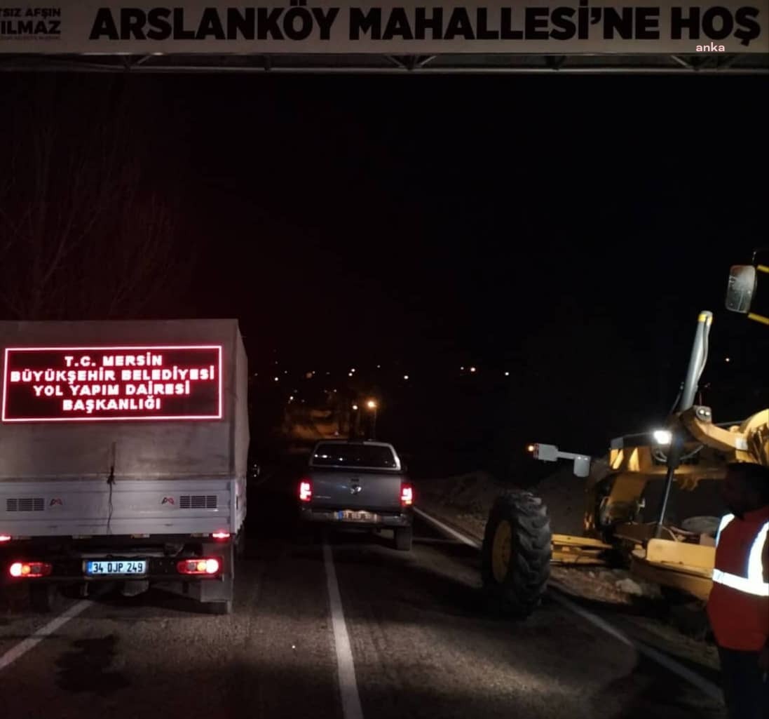 MERSİN BÜYÜKŞEHİR BELEDİYESİ EKİPLERİNDEN KAR MESAİSİ