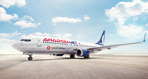 ANADOLUJET YOLCU UÇAĞI HAVADA ARIZALANDI