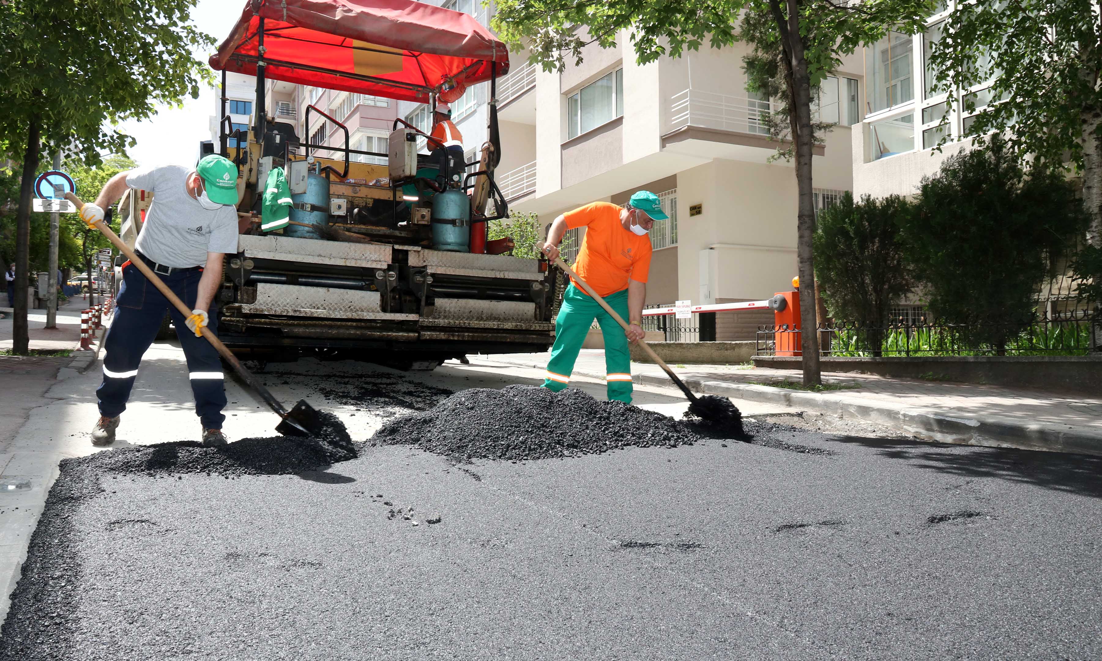 ÇANKAYA BELEDİYESİ'NDEN KENT MERKEZİNE ASFALT