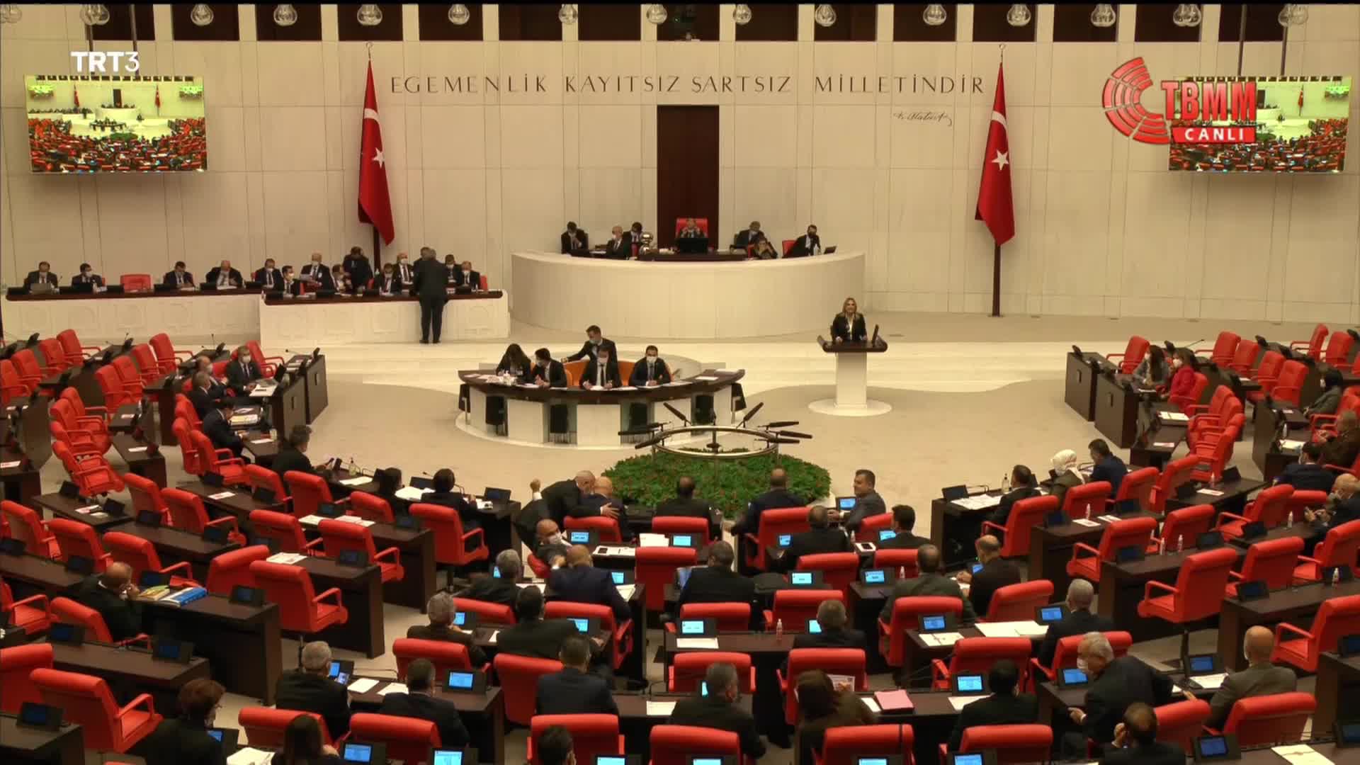 CHP’Lİ HANCIOĞLU: BU BÜTÇEYİ SUNAN BAKAN BİLE KOLTUĞUNDAN OLDU