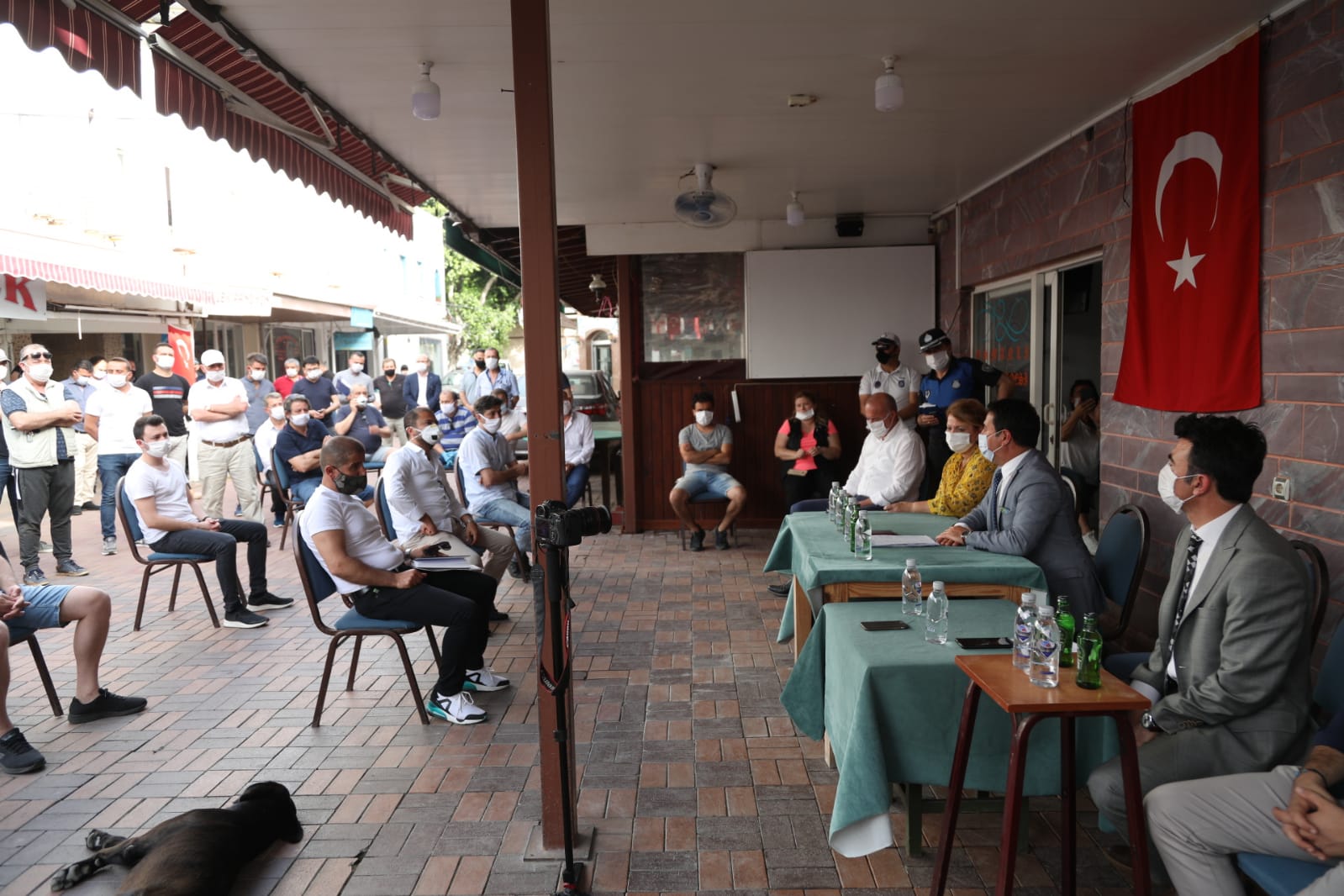 BODRUM BELEDİYE BAŞKANI ARAS, TURGUTREİS ÇARŞI ESNAFIYLA BİR ARAYA GELDİ