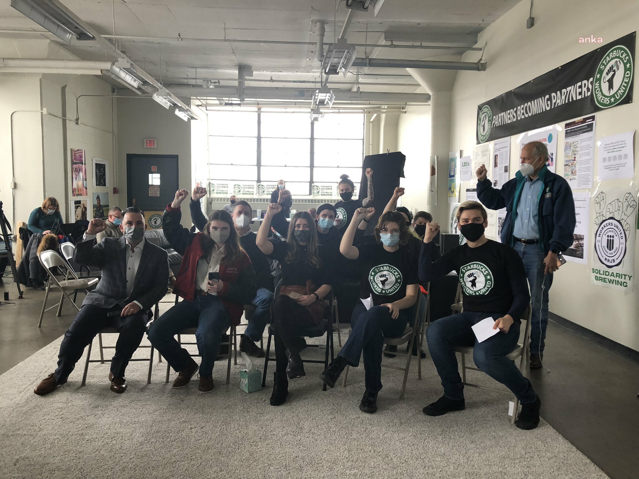 ABD’DE BİR STARBUCKS MAĞAZASI ÇALIŞANLARI SENDİKALAŞTI