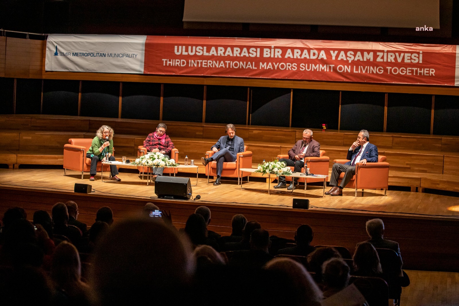 ZİRVEDE “BİRLİKTE MÜCADELE” ÇAĞRISI ÖNE ÇIKTI