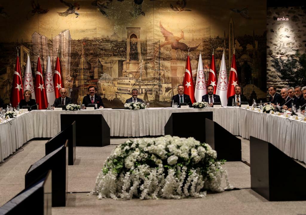 İŞ DÜNYASININ TEMSİLCİLERİYLE GÖRÜŞEN NUREDDİN NEBATİ, SORUNLARI NOT ALDI