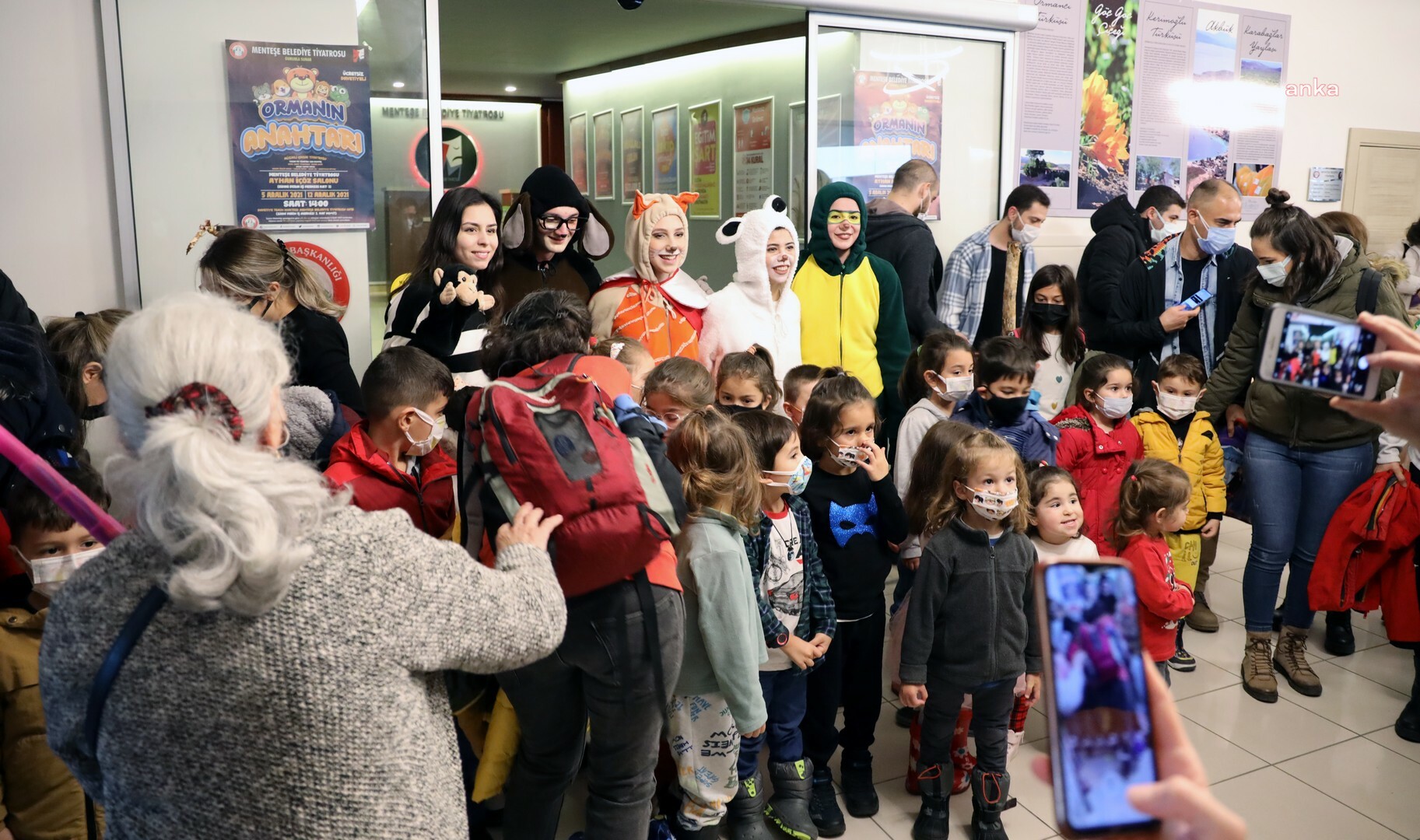 "ORMANIN ANAHTARI" MÜZİKALİ MENTEŞE'DE ÇOCUKLARLA BULUŞTU
