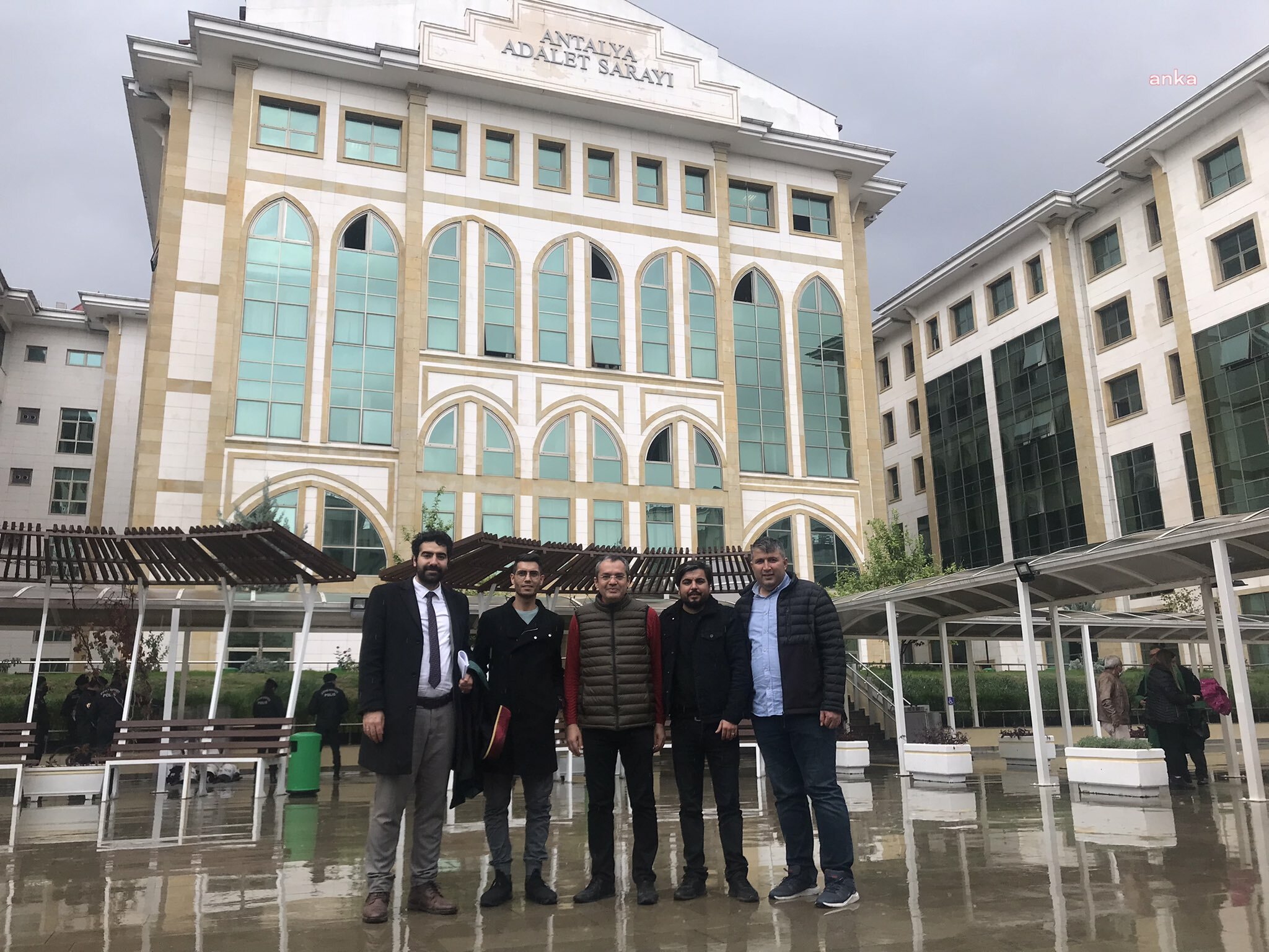 GÖZALTINA ALINAN YOUTUBERLARA EV HAPSİ VE YURT DIŞI ÇIKIŞ YASAĞI