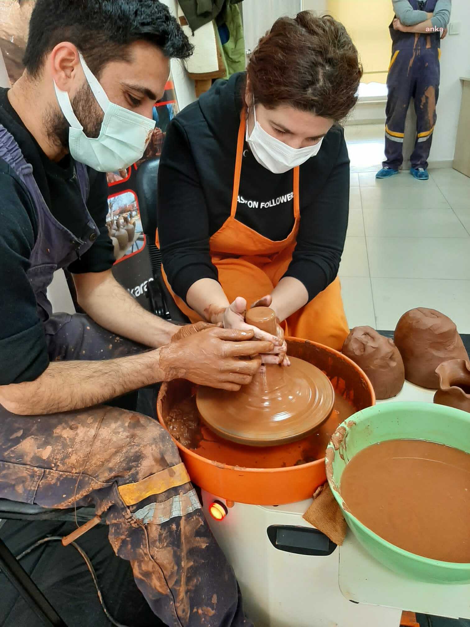 YEMİMAHALLE'DE ÇÖMLEK YAPIM EĞİTİMİ