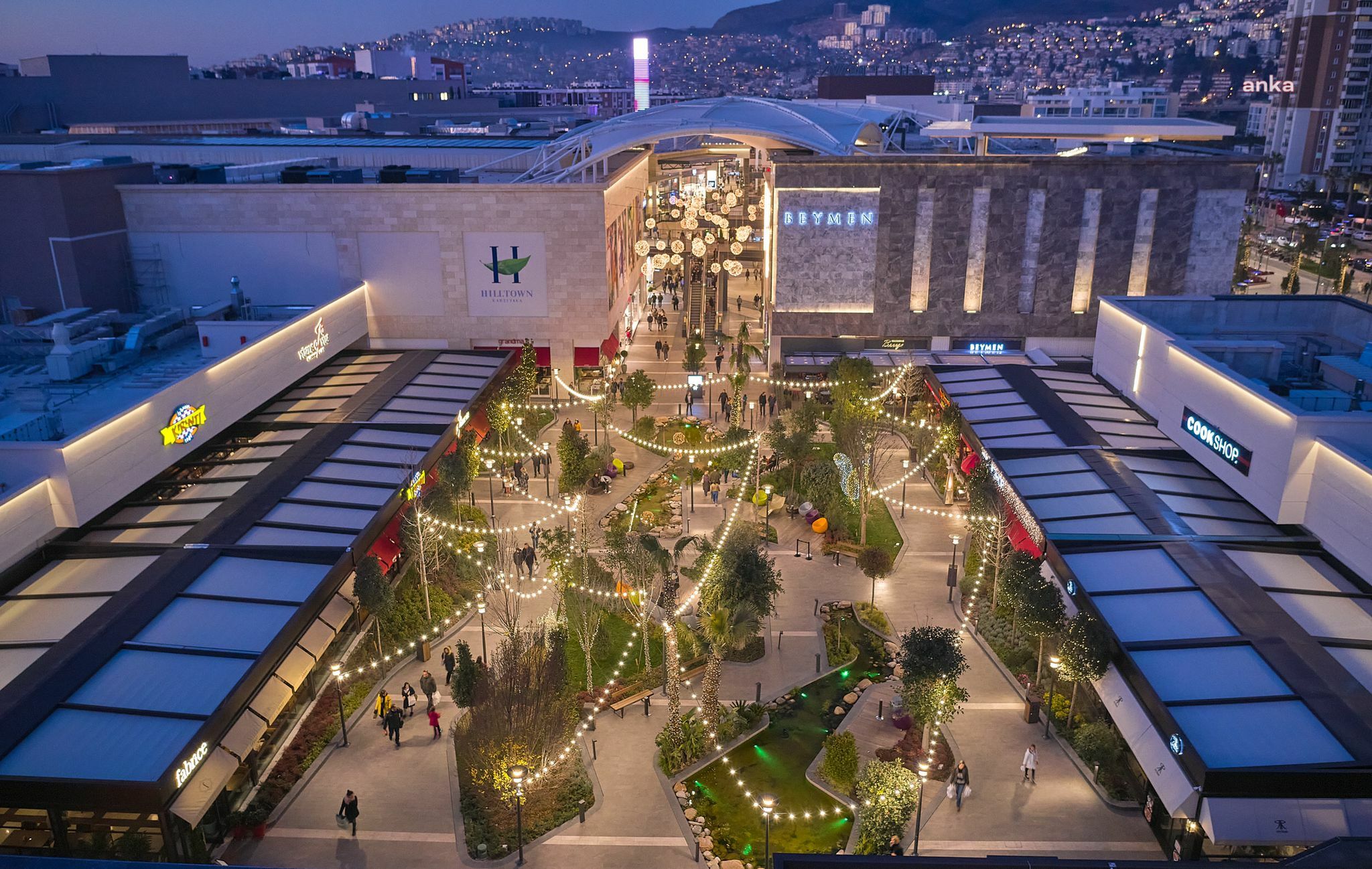 YENİ NESİL AVM HİLLTOWN KARŞIYAKA TASARIMIYLA ÖDÜL ADLI