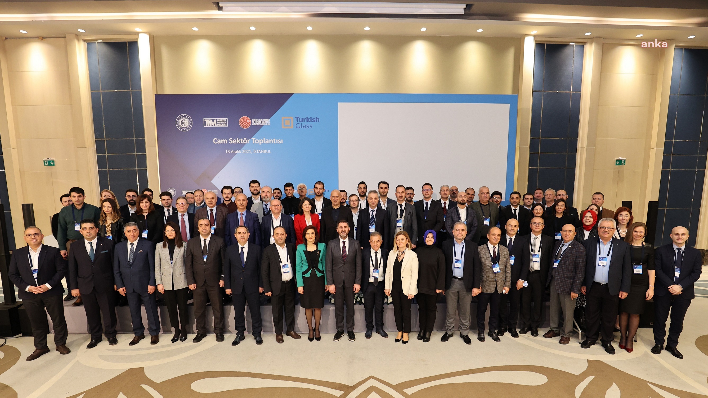 CAM SEKTÖRÜ, İHRACATA YÖNELİK ÜRETİMDE KULLANILAN ENERJİNİN UCUZLATILMASINI İSTEDİ