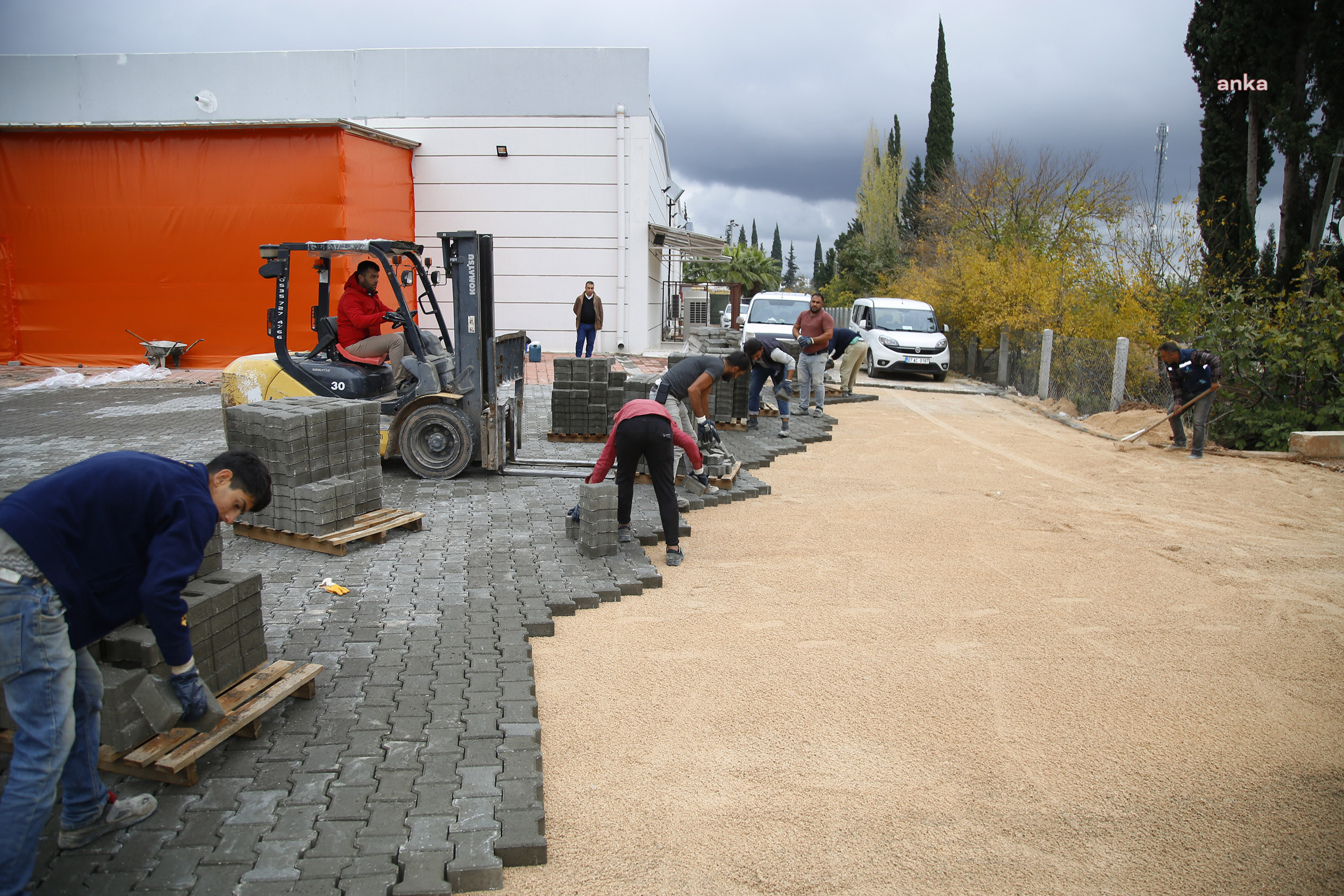 ALTINKALE MAHALLESİ'NE PARKE YOLLAR DÖŞENİYOR