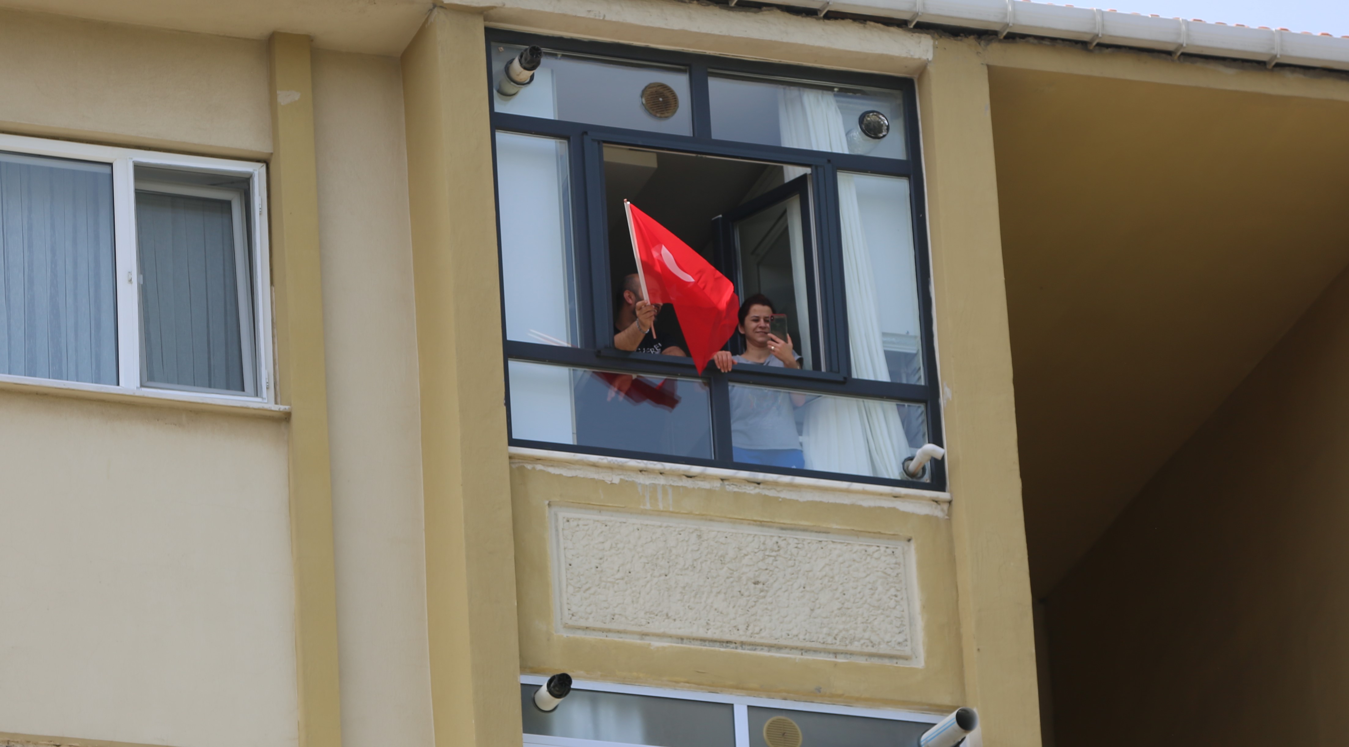 MALTEPE SOKAKLARINDA 19 MAYIS COŞKUSU