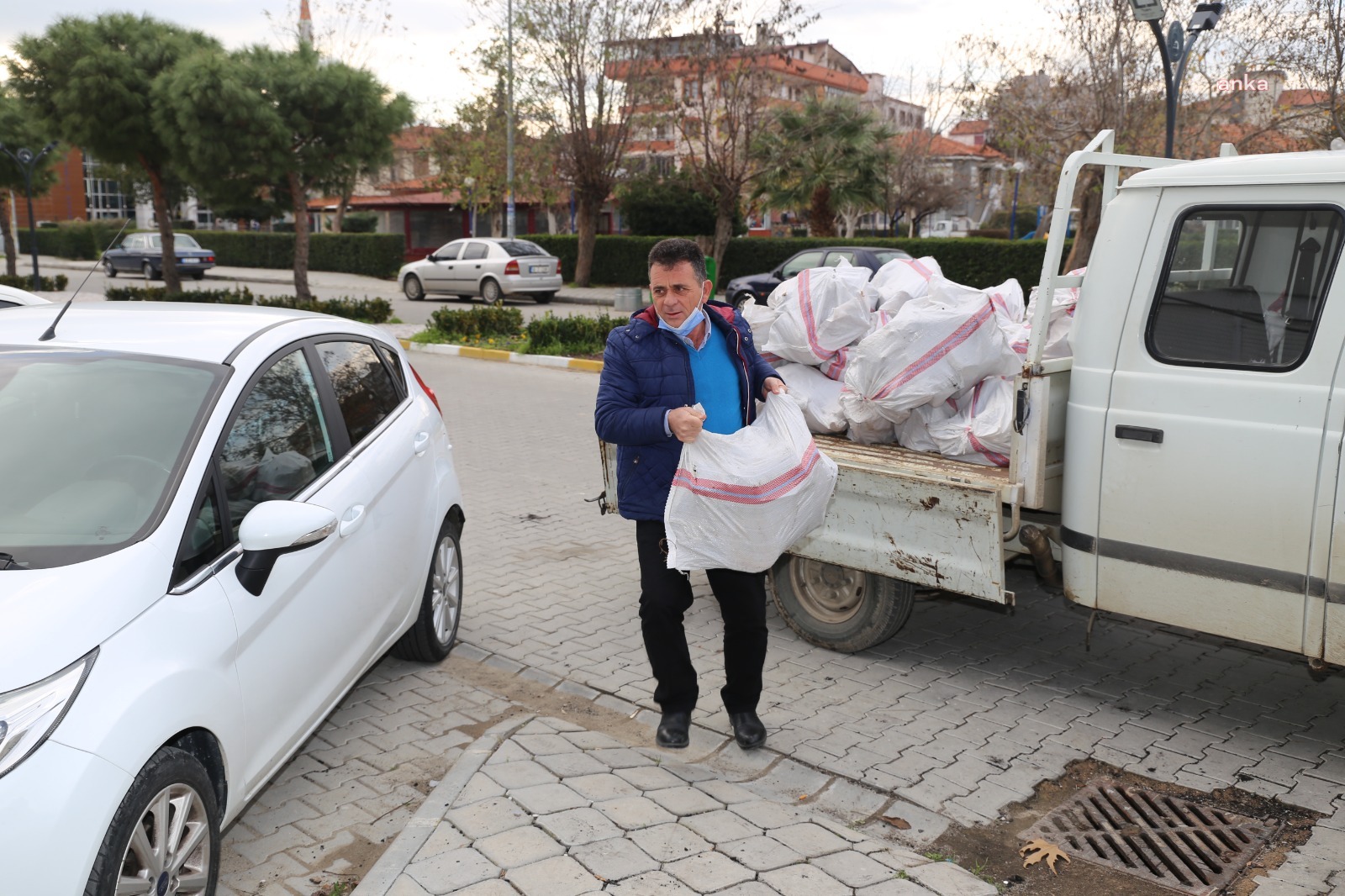 BURHANİYE BELEDİYESİ: "SOĞUK KIŞ GÜNLERİNDE YANINIZDAYIZ"