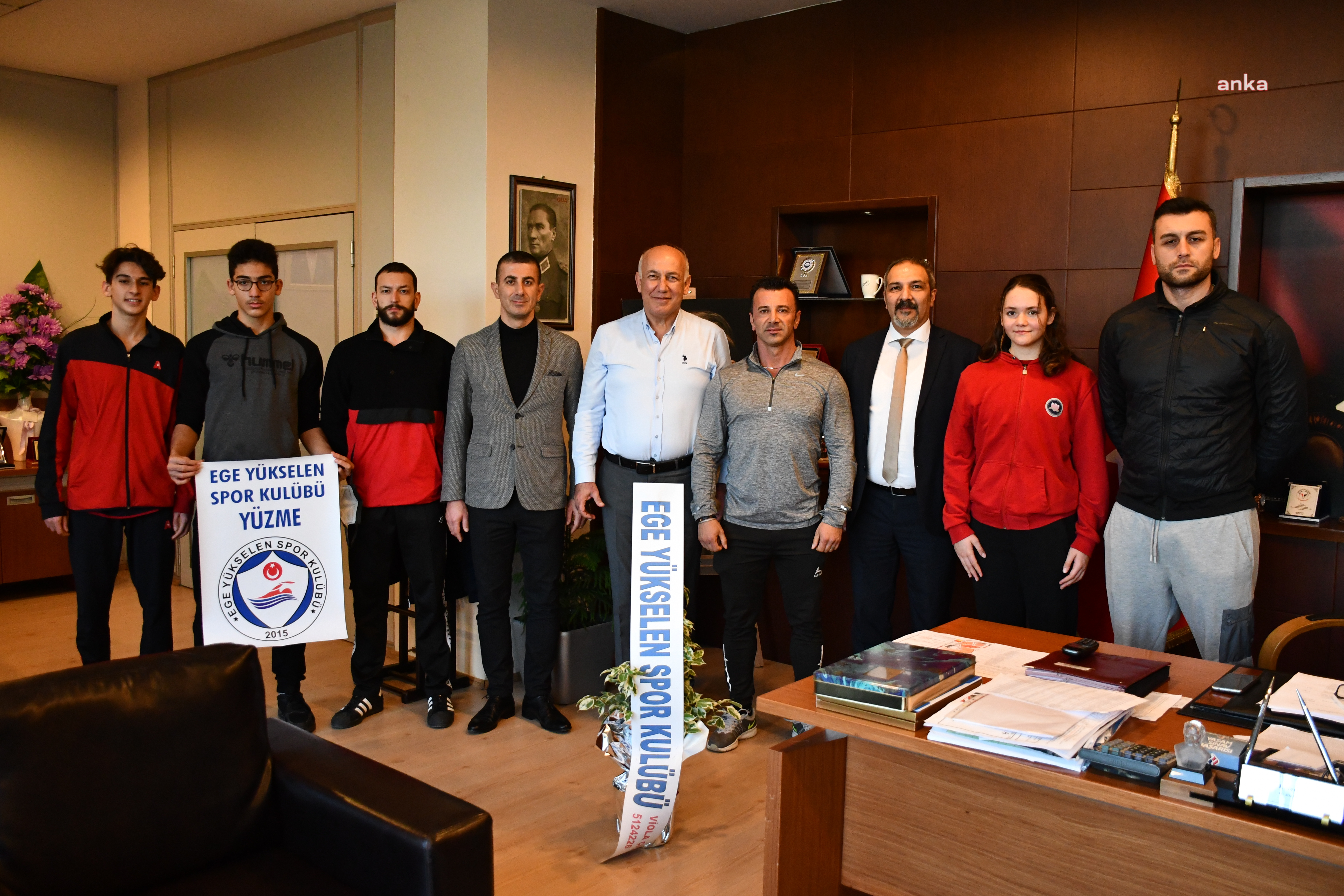 SÖKE’NİN YÜZÜCÜLERİNDEN BELEDİYE BAŞKANI LEVENT TUNCEL’E ZİYARET