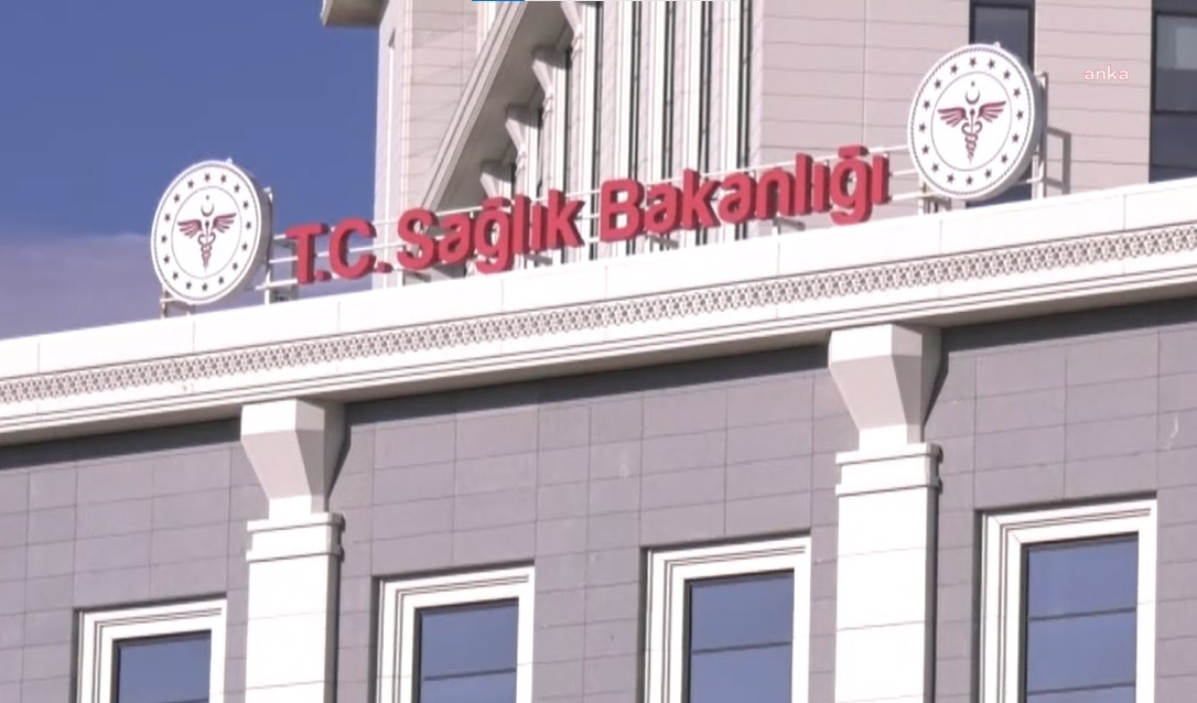 SAĞLIK BAKANLIĞI: "TÜM AŞILARIN RAF ÖMRÜ, ÜRETİM TARİHİNDEN İTİBAREN DOKUZ AYA ÇIKARILMIŞTIR"