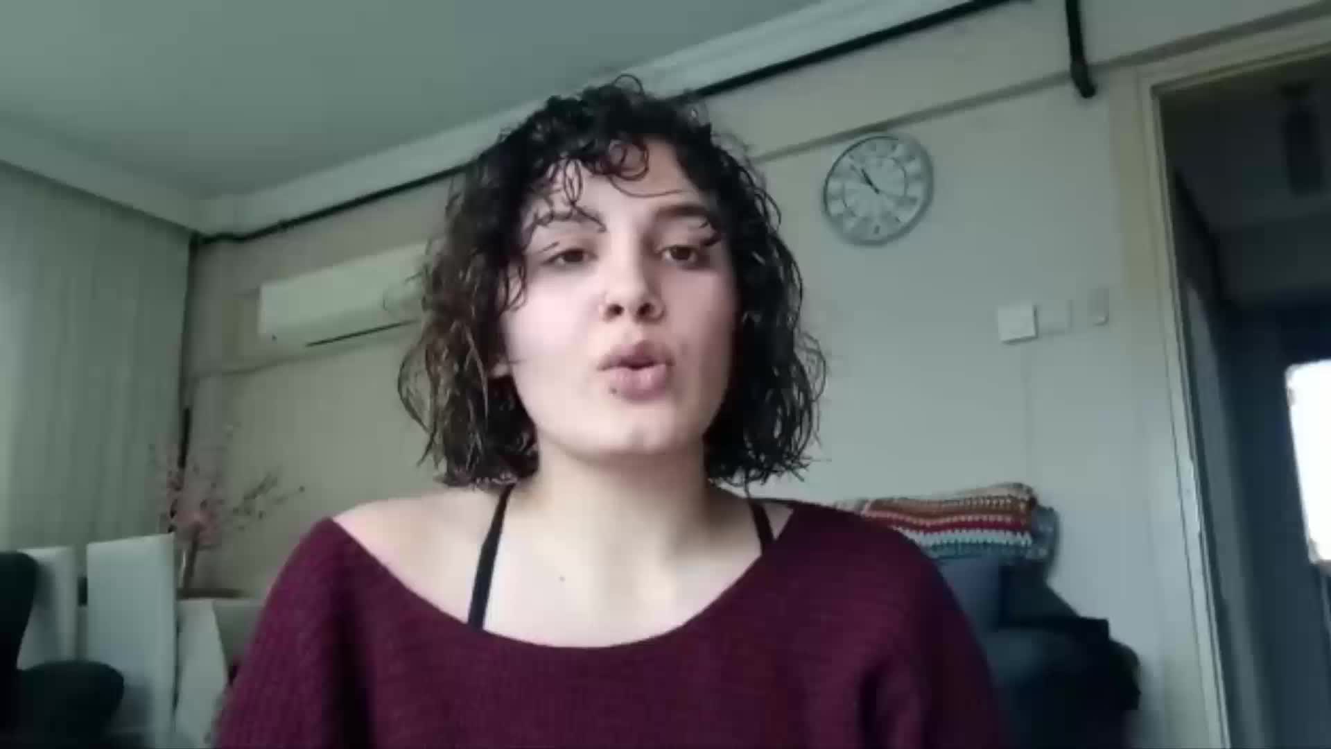 İZMİR'DE ÜNİVERSİTE ÖĞRENCİSİNE "HOÇÇA ĞALIN" SORUŞTURMASI