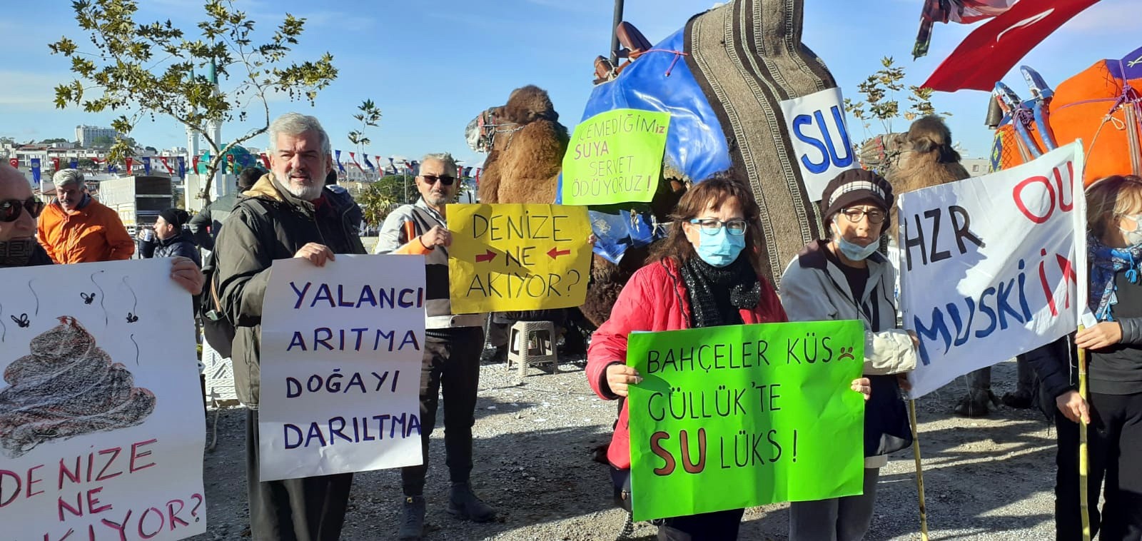 DEVE GÜREŞİ FESTİVALİNDE 'SU ÖZELLEŞTİRİLMEDEN ÇIKARTILSIN" EYLEMİ