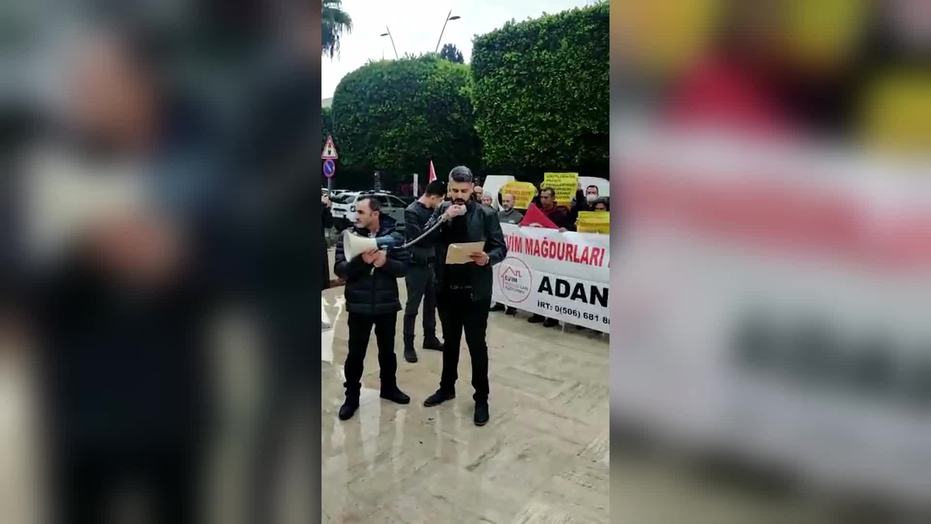 EVİM MAĞDURLARINDAN ADANA'DA YAĞMUR ALTINDA EYLEM