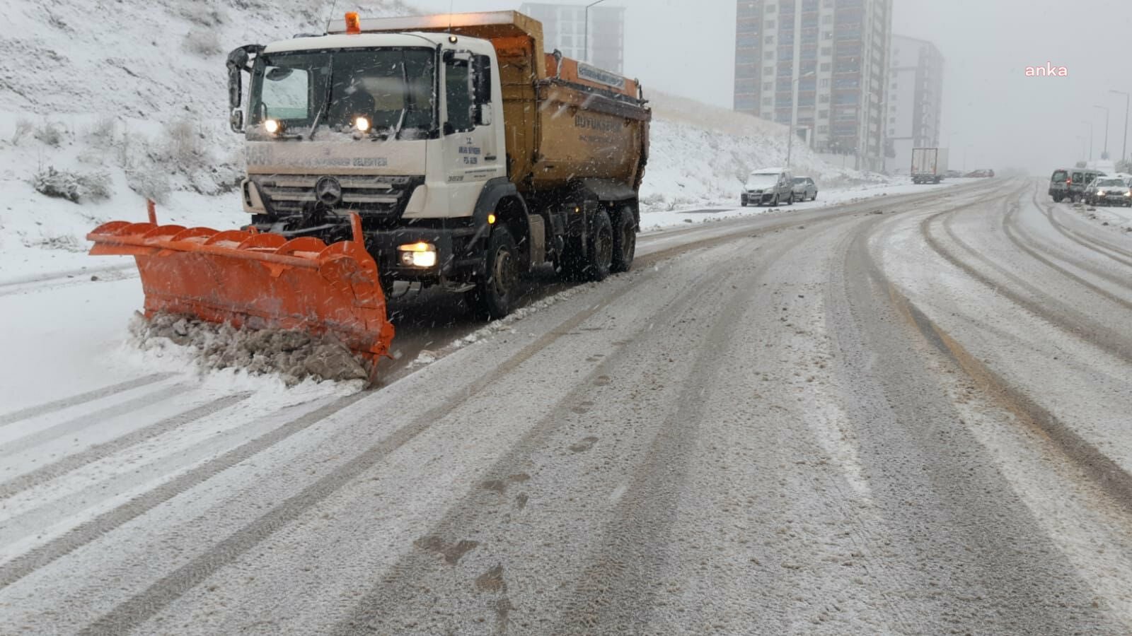 ABB, KAR KÜREME ÇALIŞMALARINI CANLI YAYINLIYOR