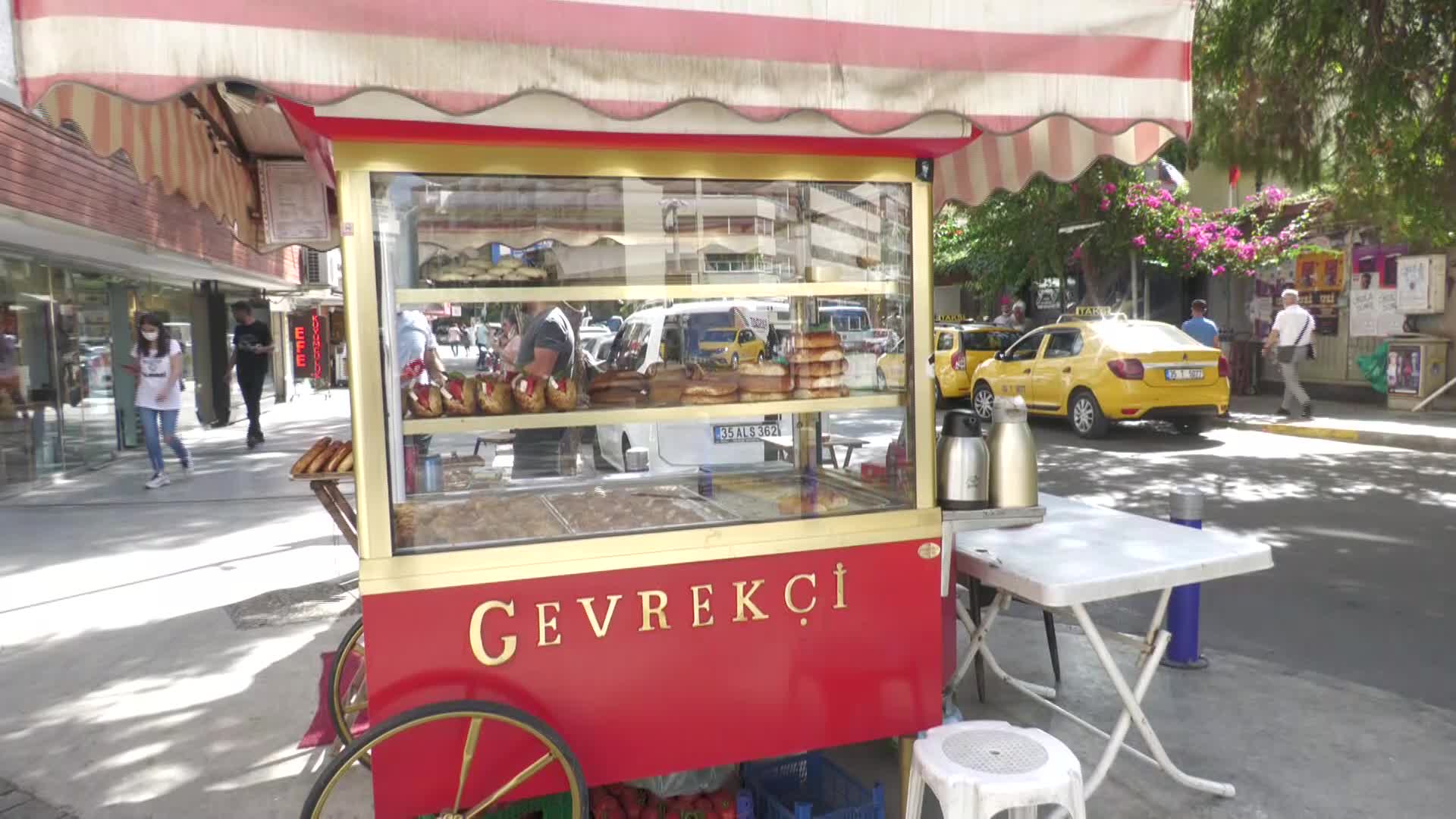 İZMİR'DE GEVREK VE BOYOZA BİR ZAM DAHA