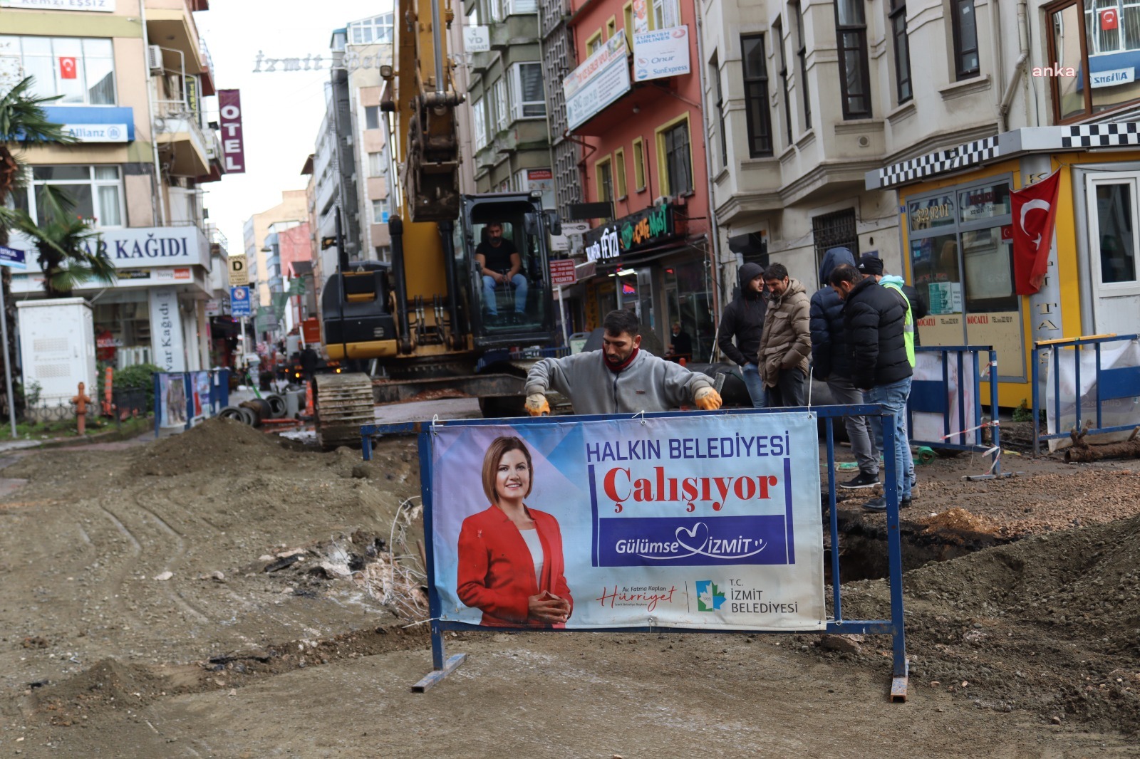 İZMİT BELEDİYESİ, İSTİKLAL CADDESİ’NİN  300 METRELİK BÖLÜMÜNÜ TAMAMLADI