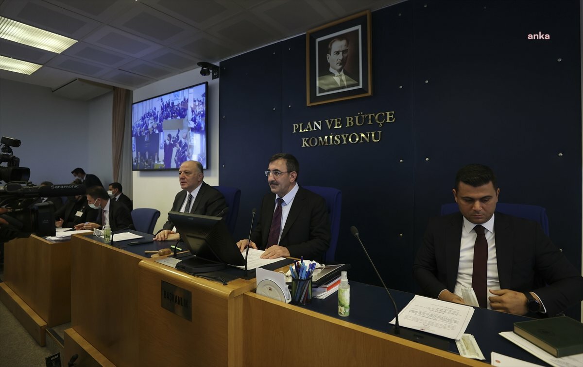 ÇALIŞANLARA ASGARİ ÜCRET ORANINDA VERGİ İNDİRİMİ KOMİSYONDA KABUL EDİLDİ