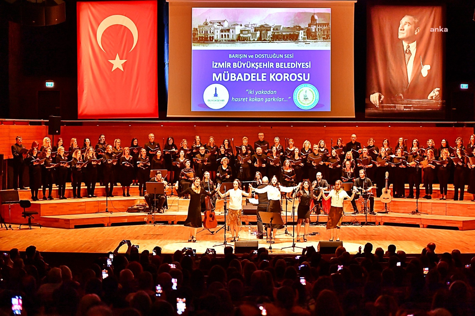 İKİ YAKANIN ŞARKILARI İZMİR’DEN YÜKSELDİ