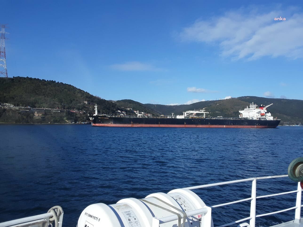 İstanbul Boğazı çift yönlü olarak gemi trafiğine kapatıldı