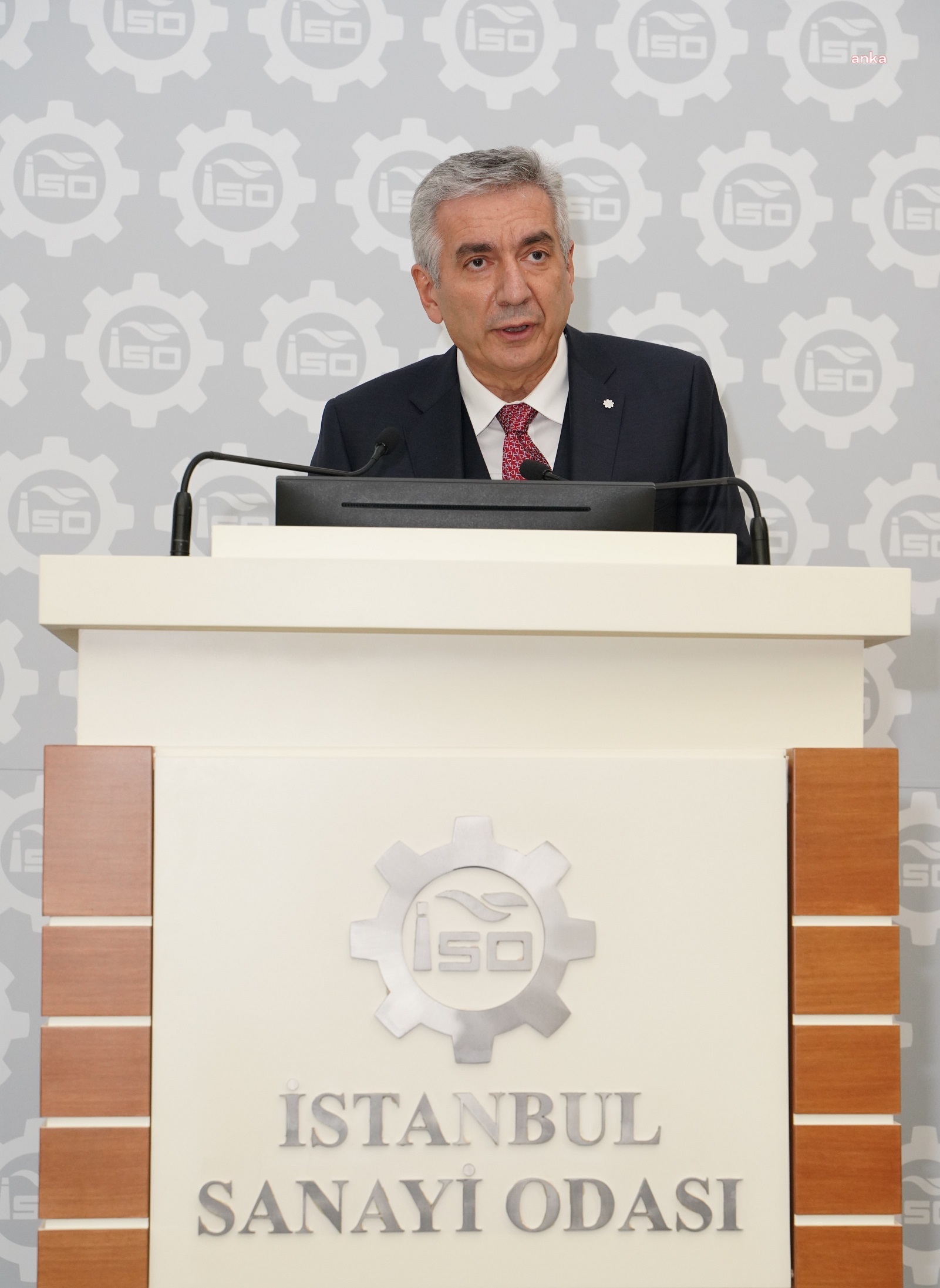 İSO BAŞKANI BAHÇIVAN: YENİ EKONOMİ ÖNLEMLERİNİN, FİNANSAL İSTİKRARI TEKRAR TESİS EDECEĞİNİ ÜMİT EDİYORUM