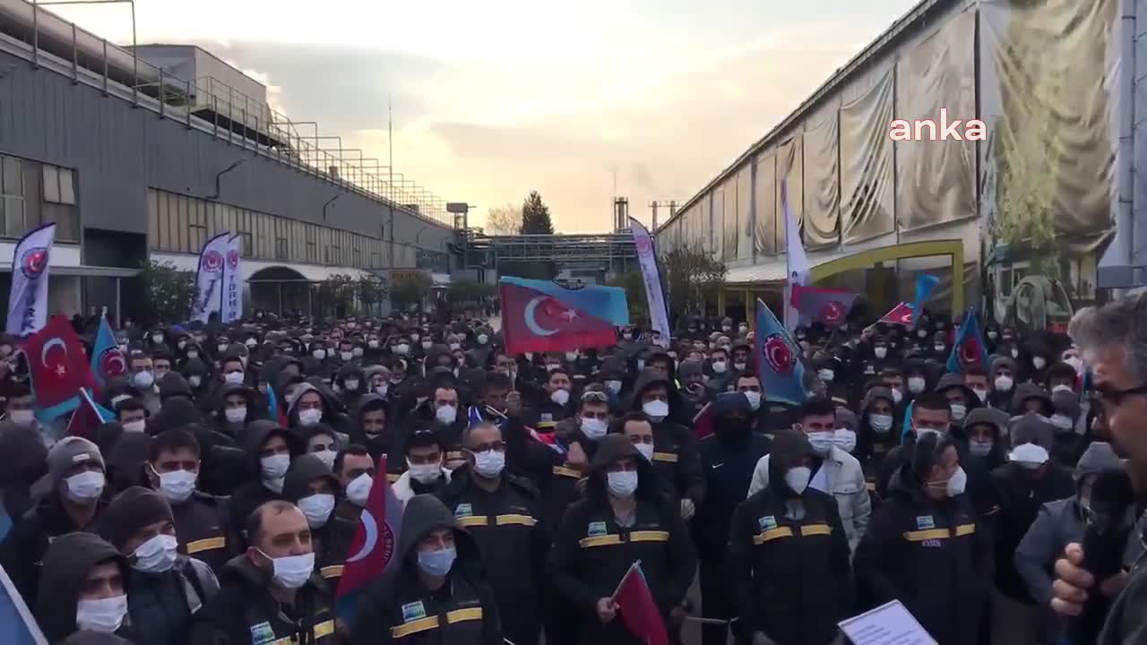 BURSA’DAKİ METAL İŞÇİLERİ EYLEM YAPTI
