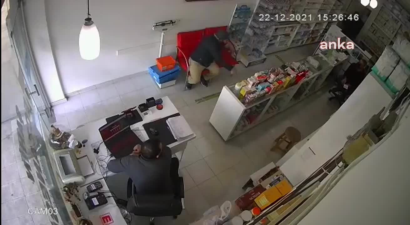 ADANA'DA ECZANEDE BIÇAKLI SALDIRI  GİRİŞİMİ YAŞANDI